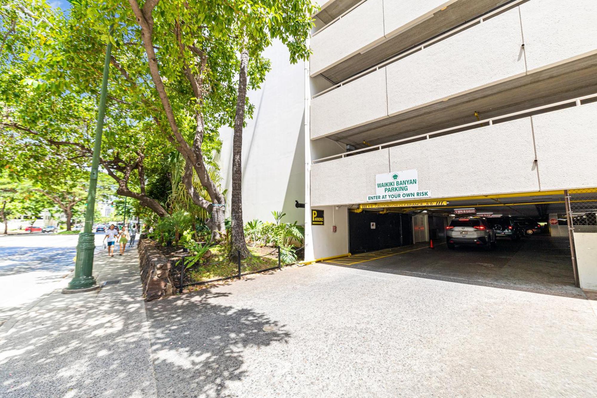 Lovely 1br Ocean View Condo, Near + Parking! *
