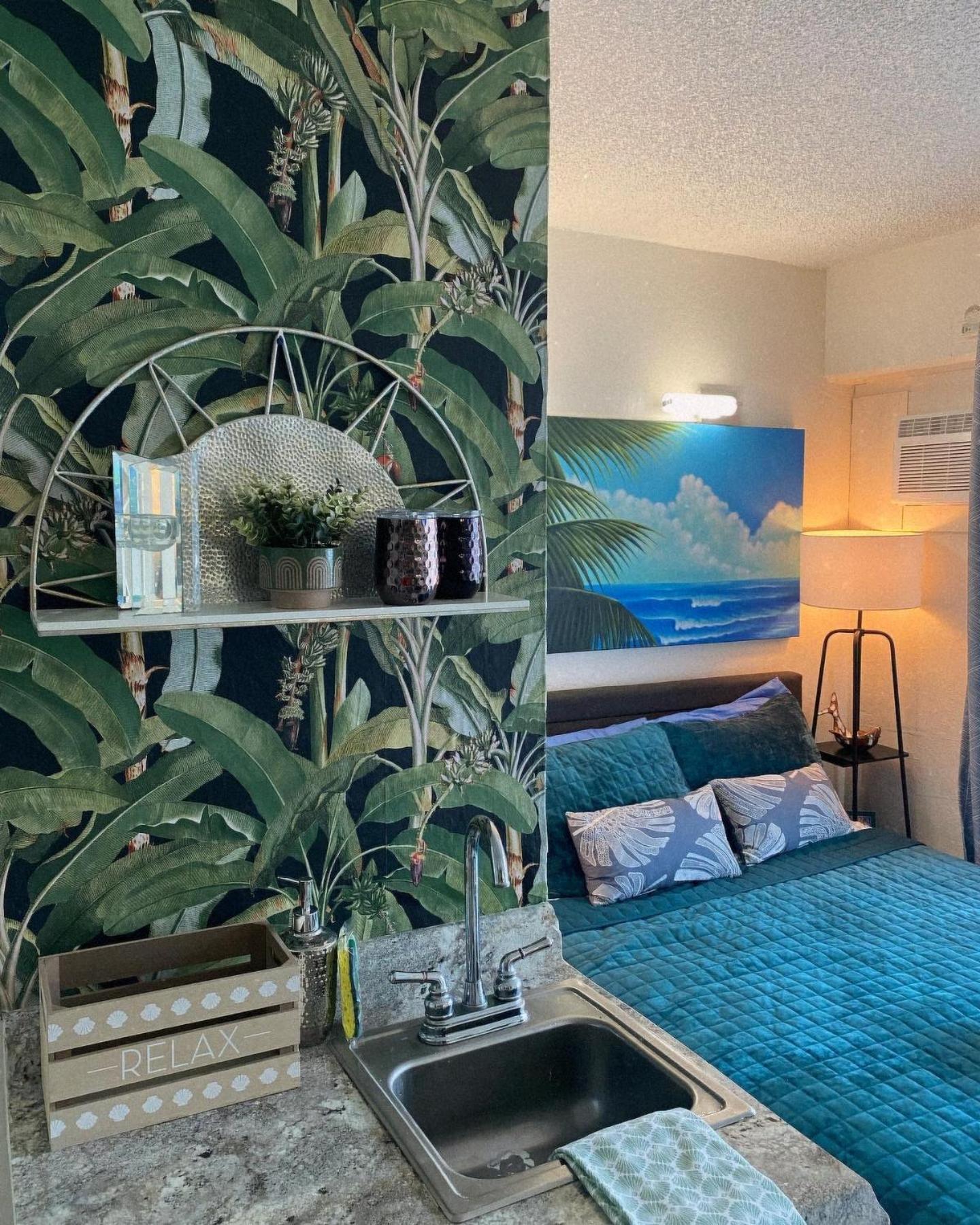 Stylish Near Kuhio *