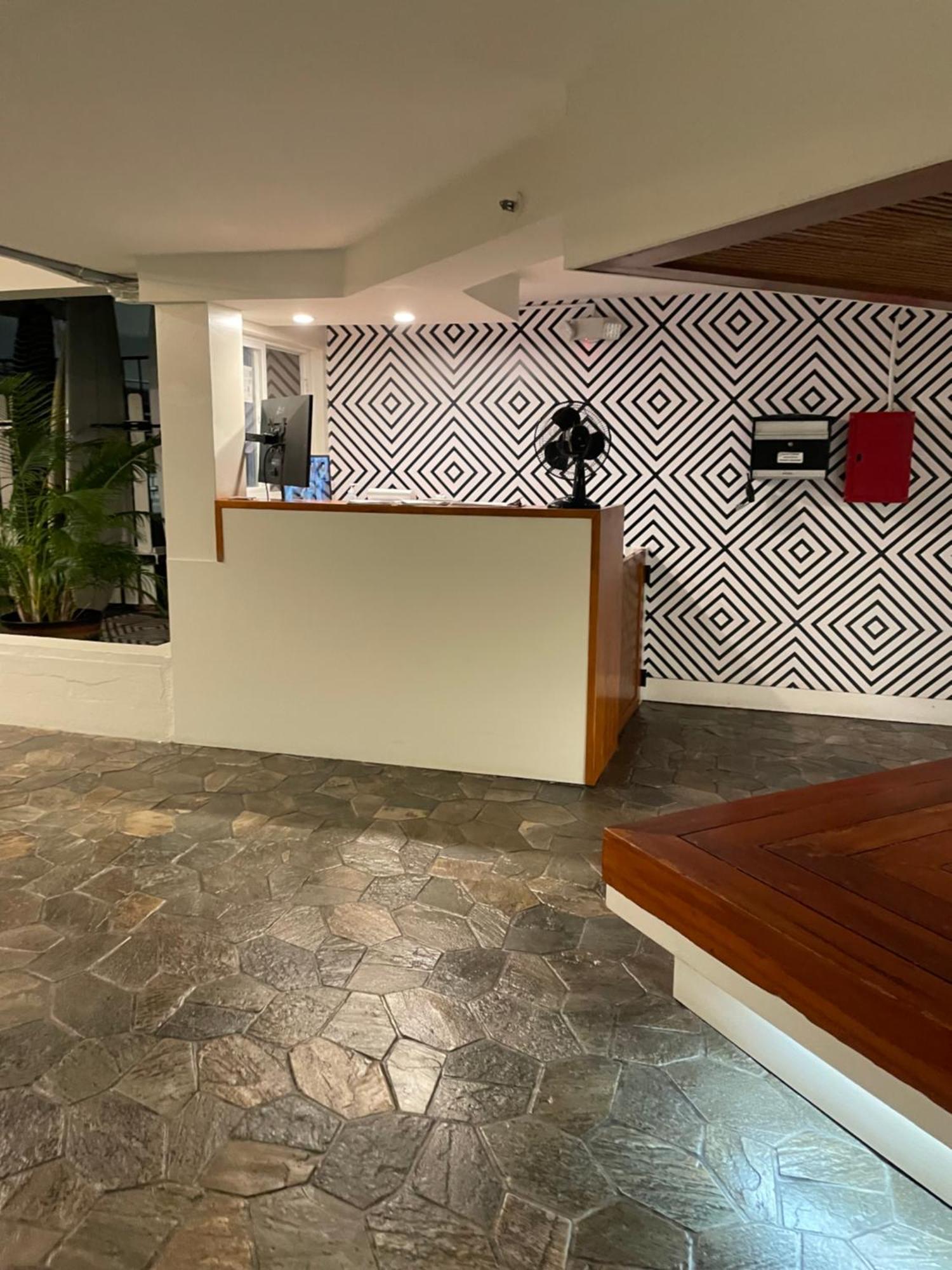 Contemporary Ocean View - Heart Of Waikiki!