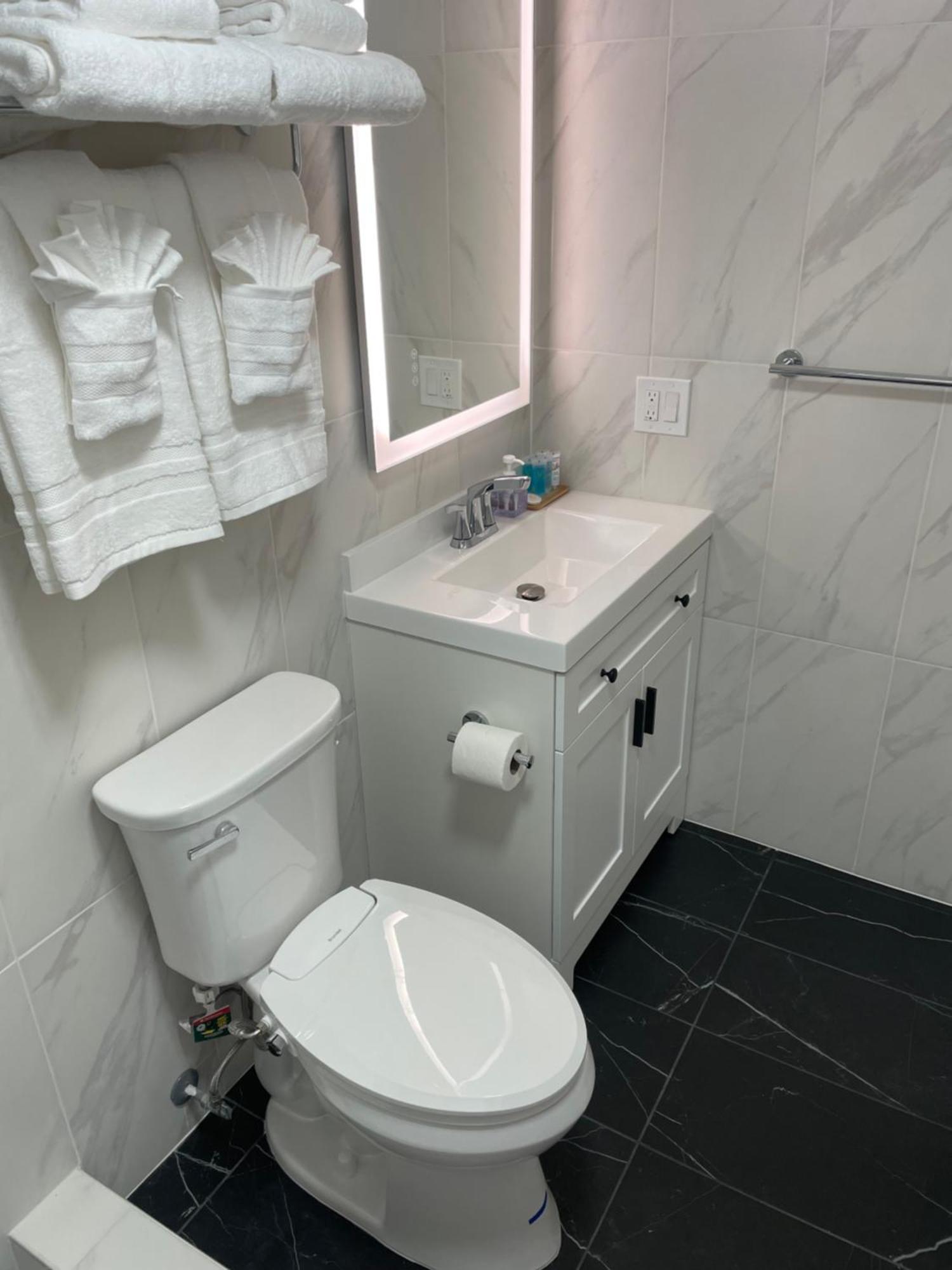 Contemporary Ocean View - Heart Of Waikiki! Apartment *