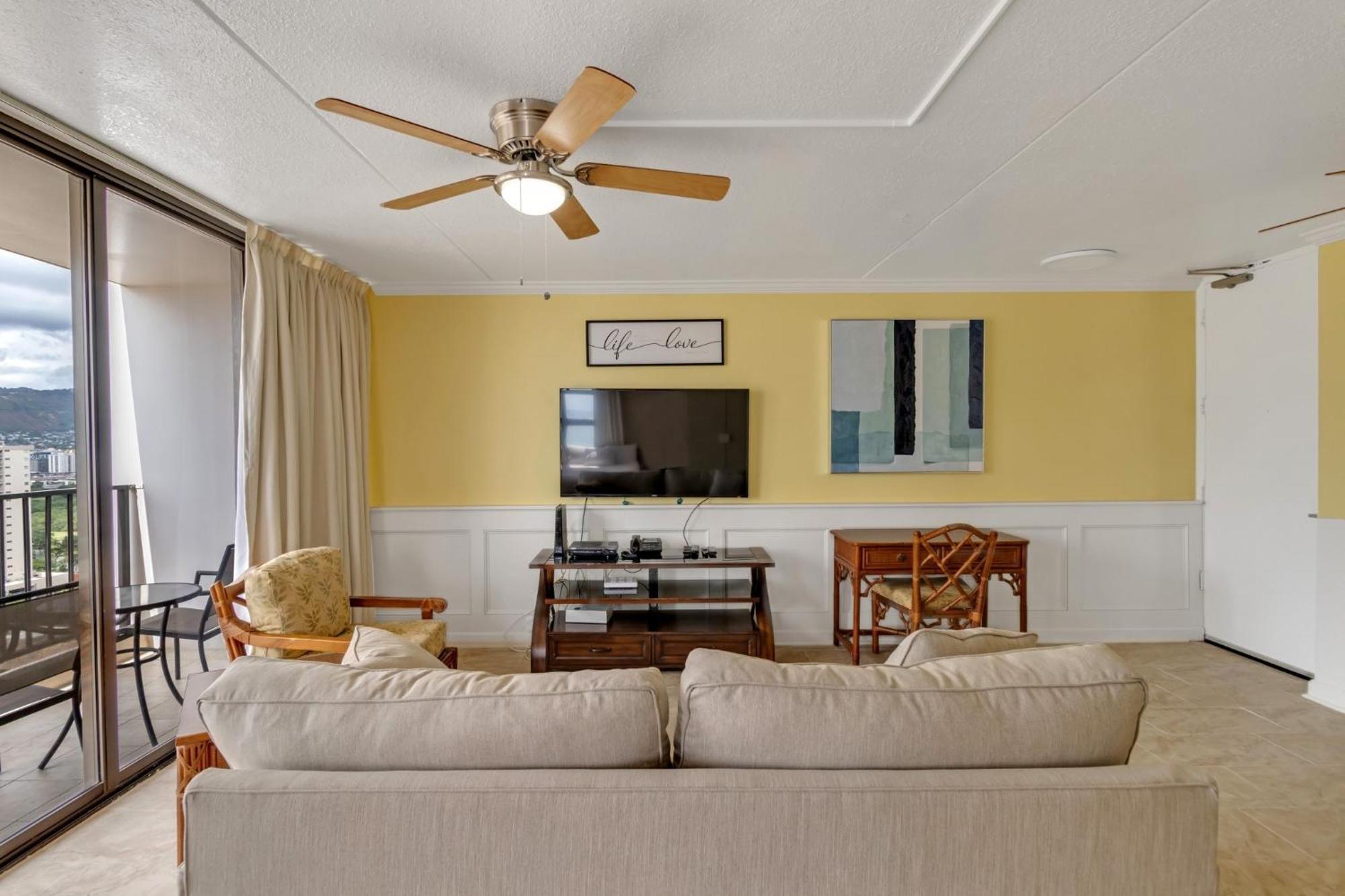 Tower 1 2214 - Kp Apartment *