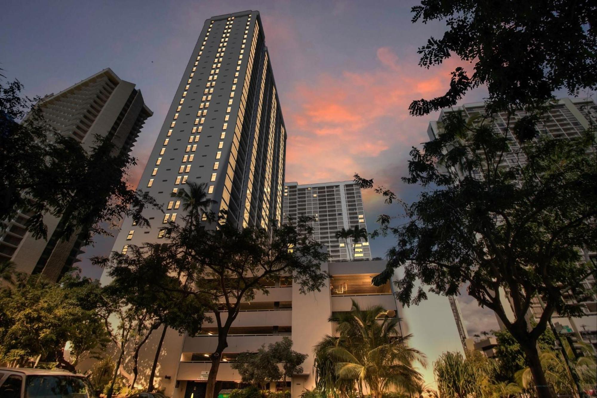 Tower 2 3709 - Qqp Apartment
