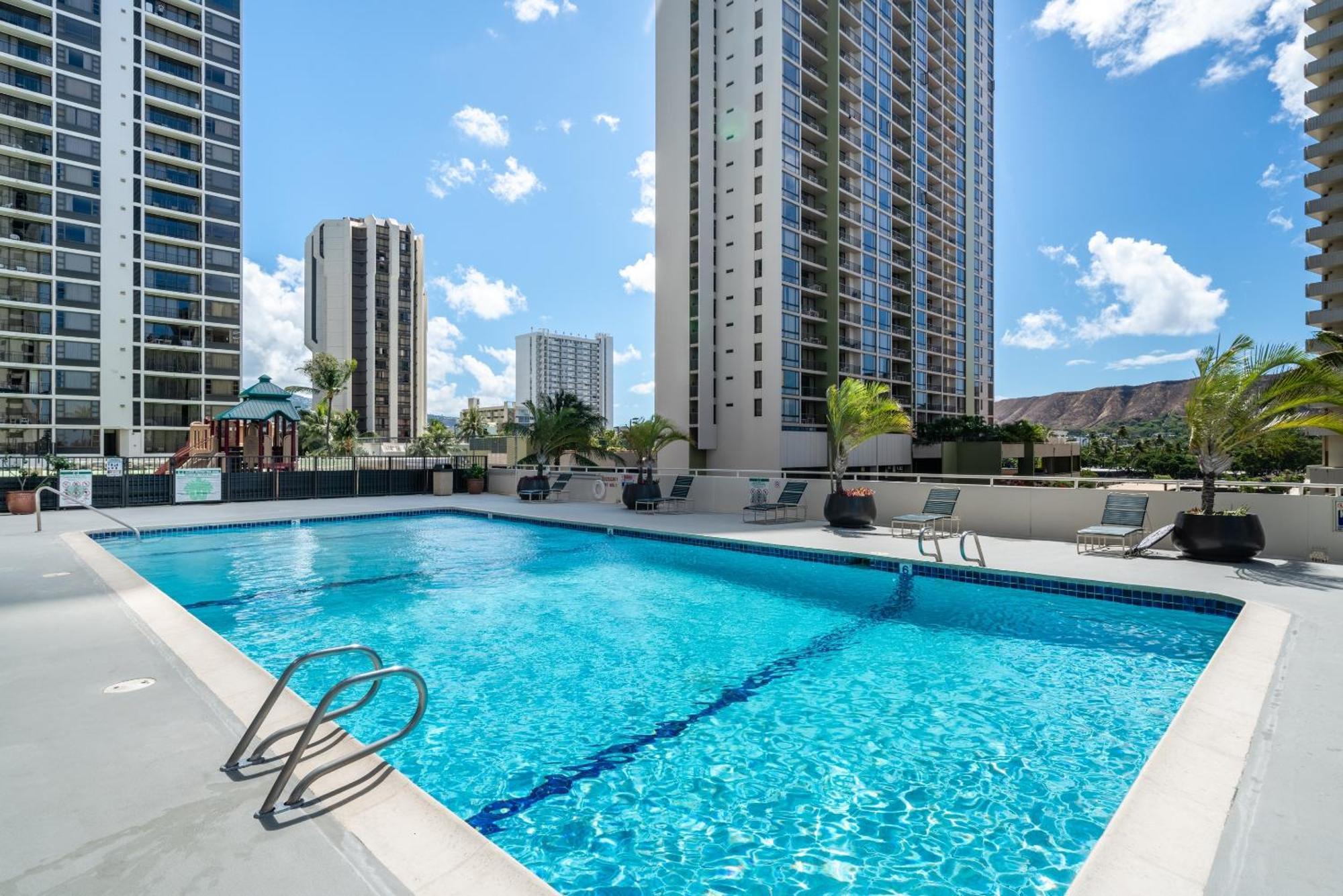 Apartment Light & Airy 8th Floor Ocean View With Lanai
