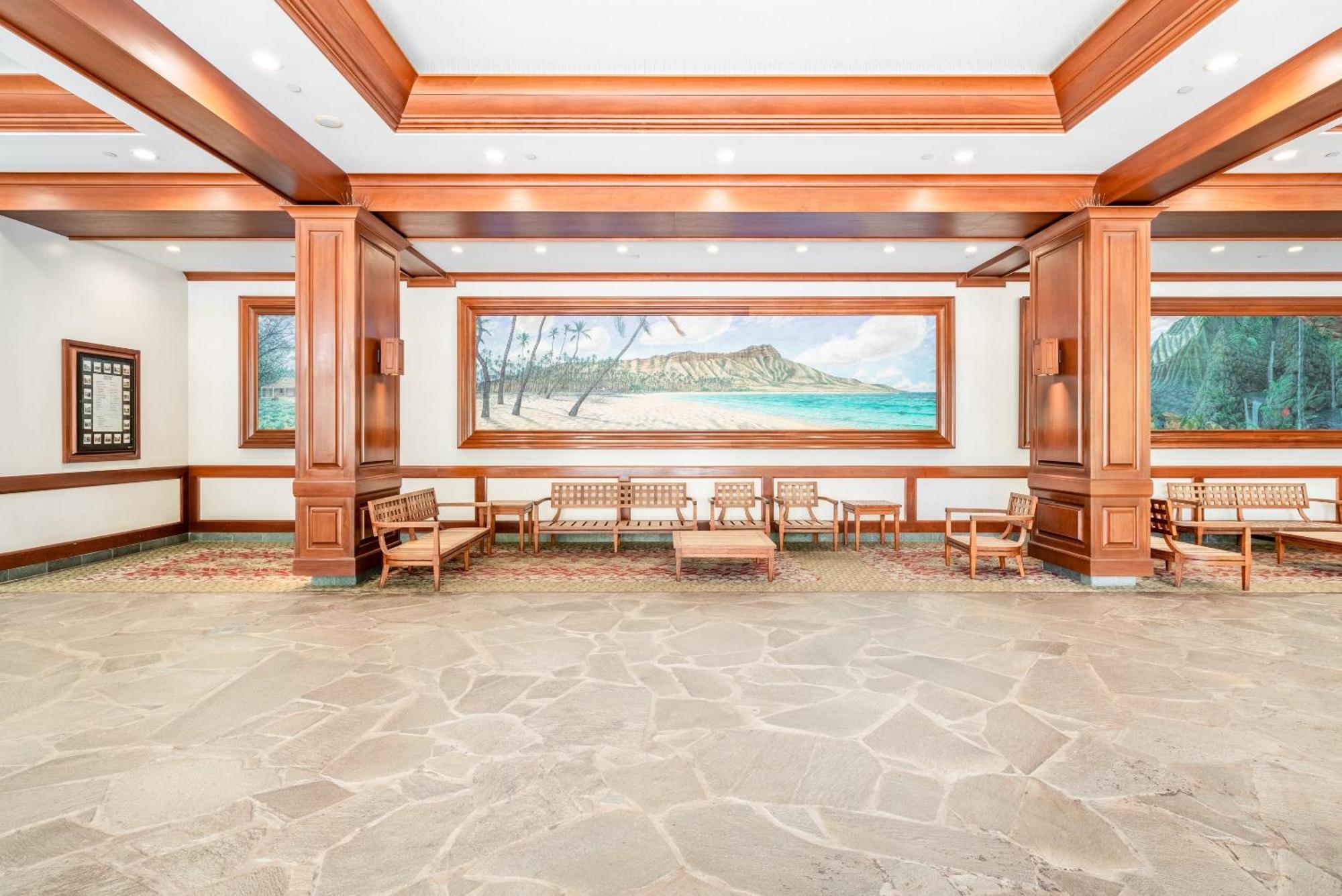 Light & Airy 8th Floor Ocean View With Lanai Honolulu