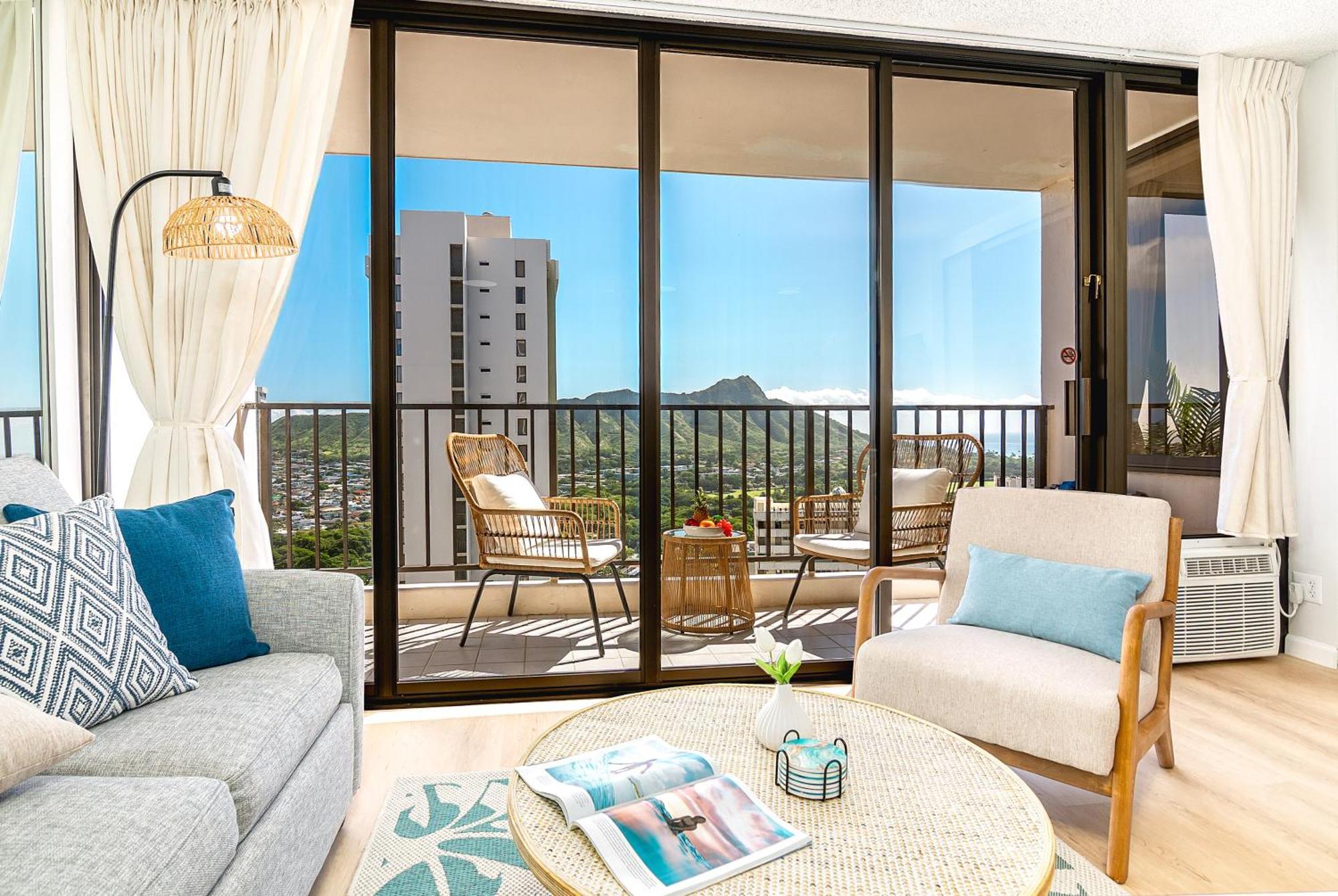 Apartment Waikiki Banyan: Diamond Head And Ocean View Condo! Honolulu