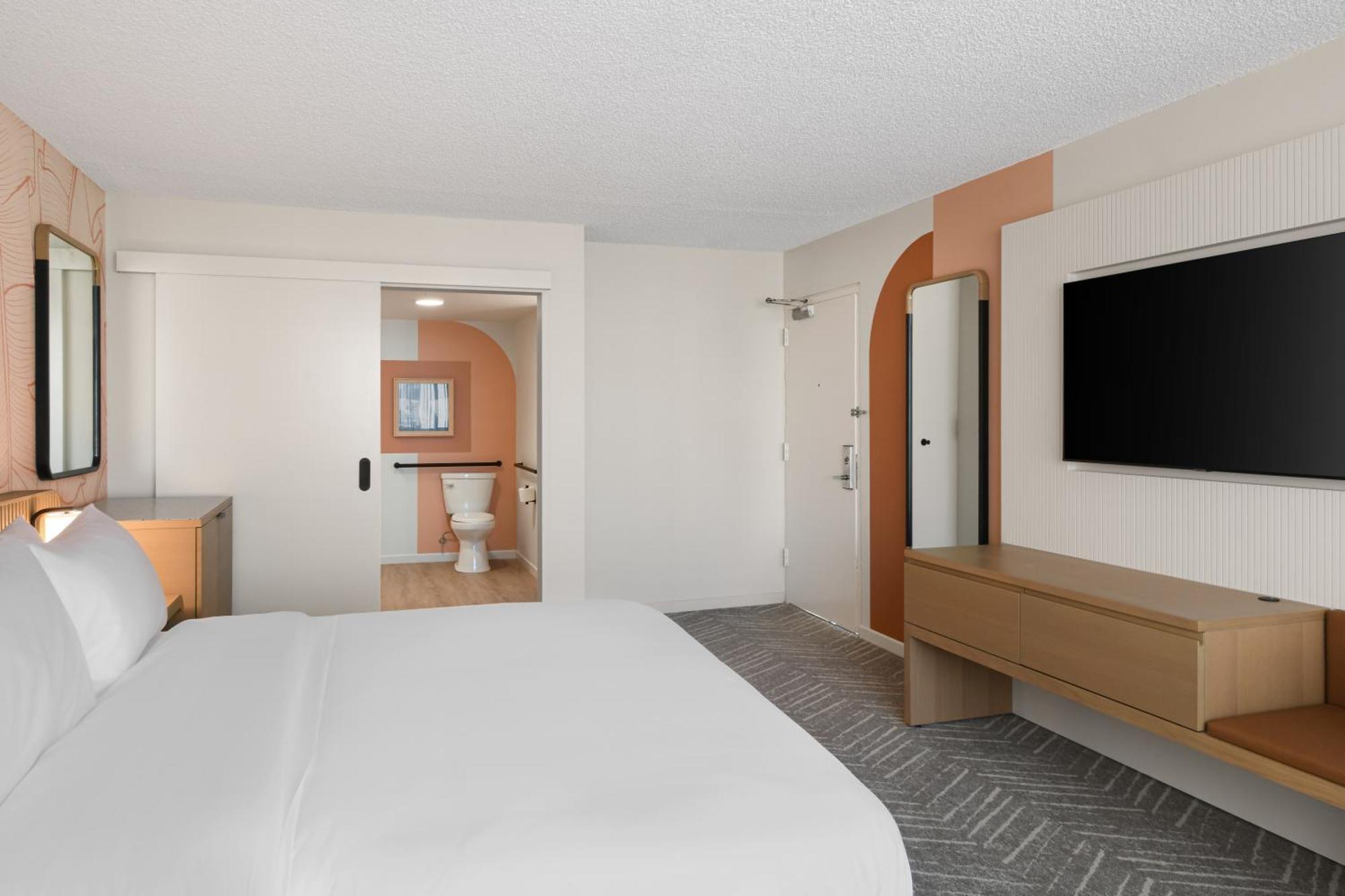 Romer Waikiki At The Ambassador Hotel