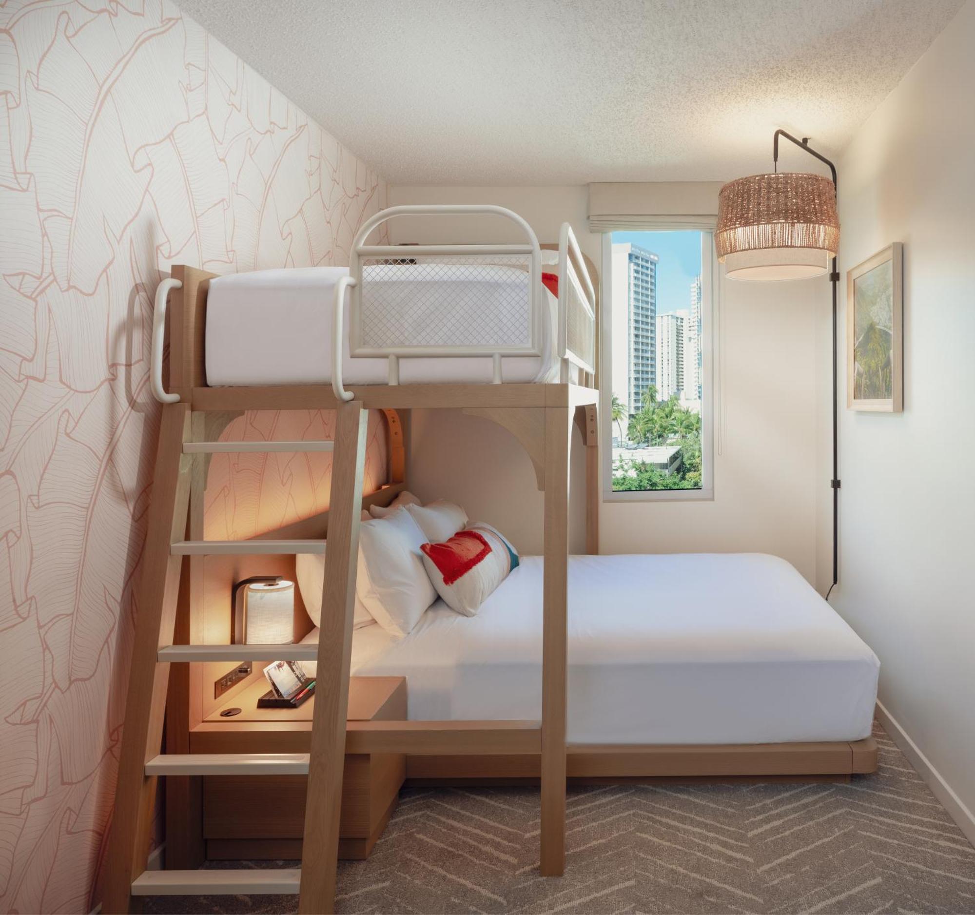 Hotel Romer Waikiki At The Ambassador 4*