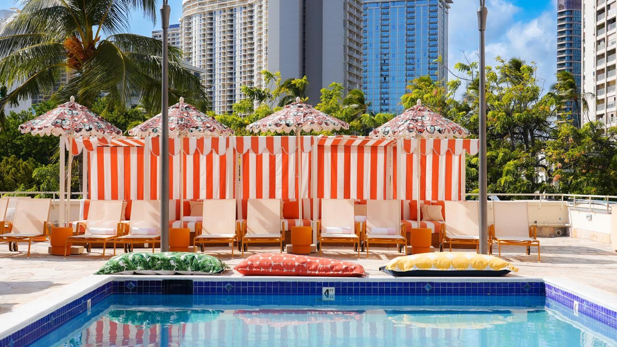 Romer Waikiki At The Ambassador