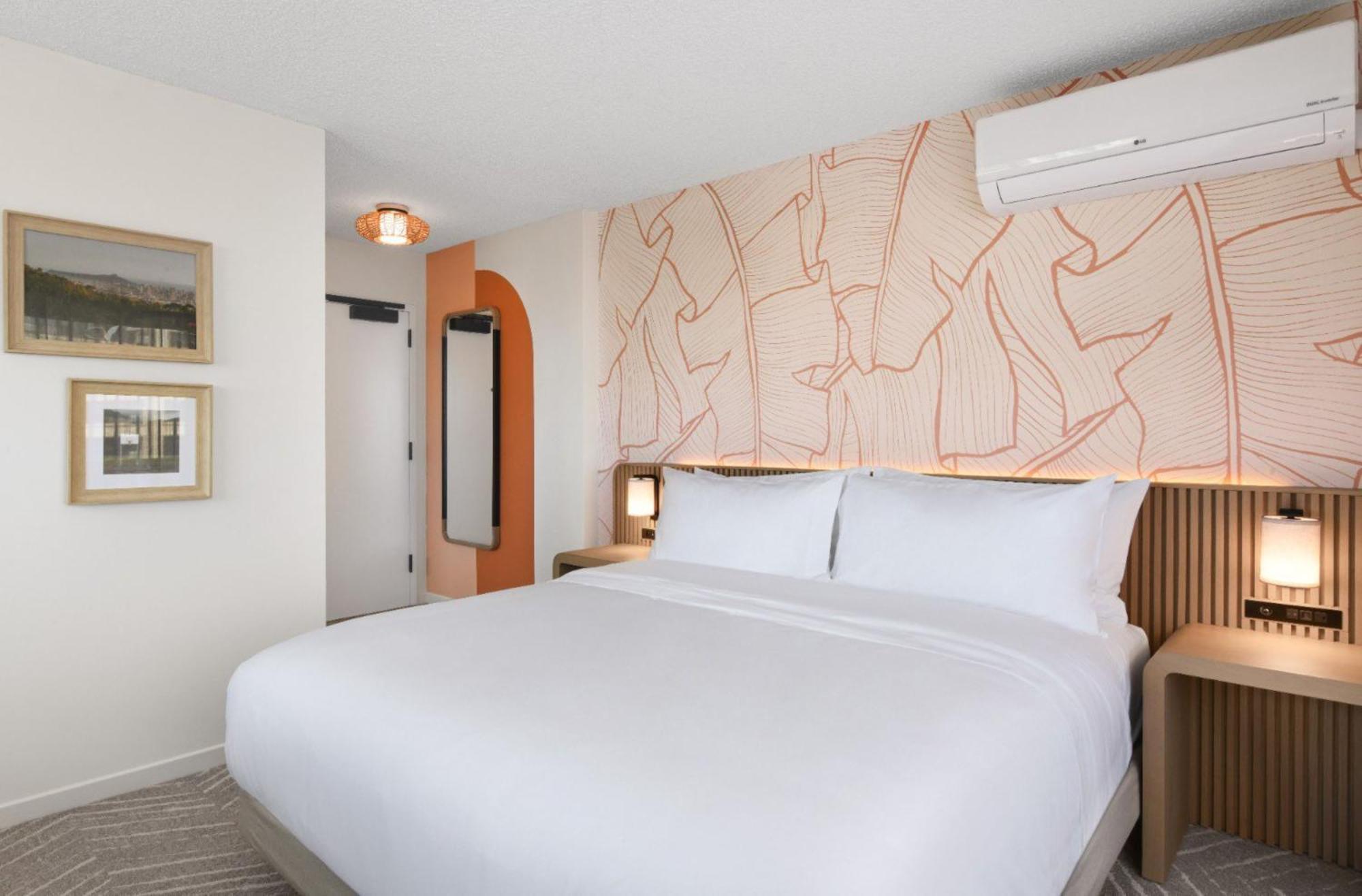 Hotel Romer Waikiki At The Ambassador 4*