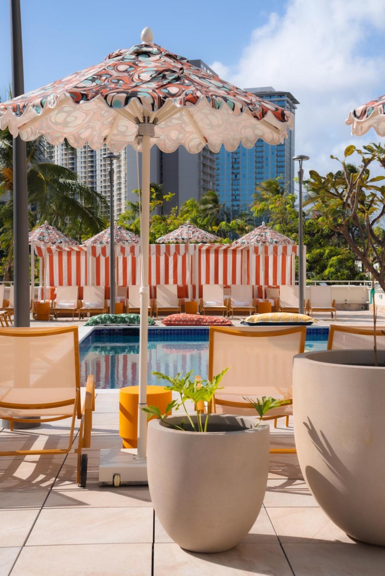 Romer Waikiki At The Ambassador