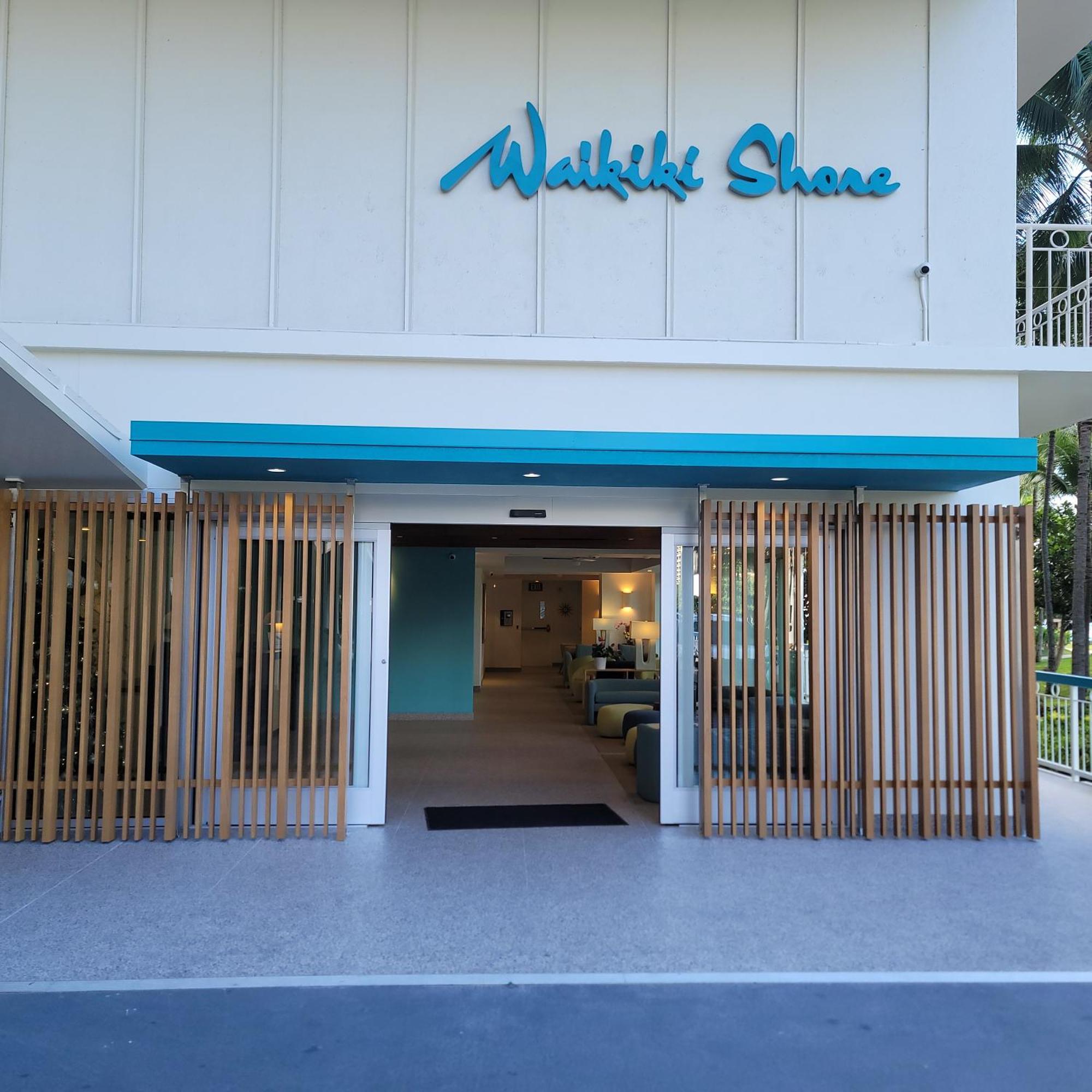Waikiki Shore Beachfront Apartment