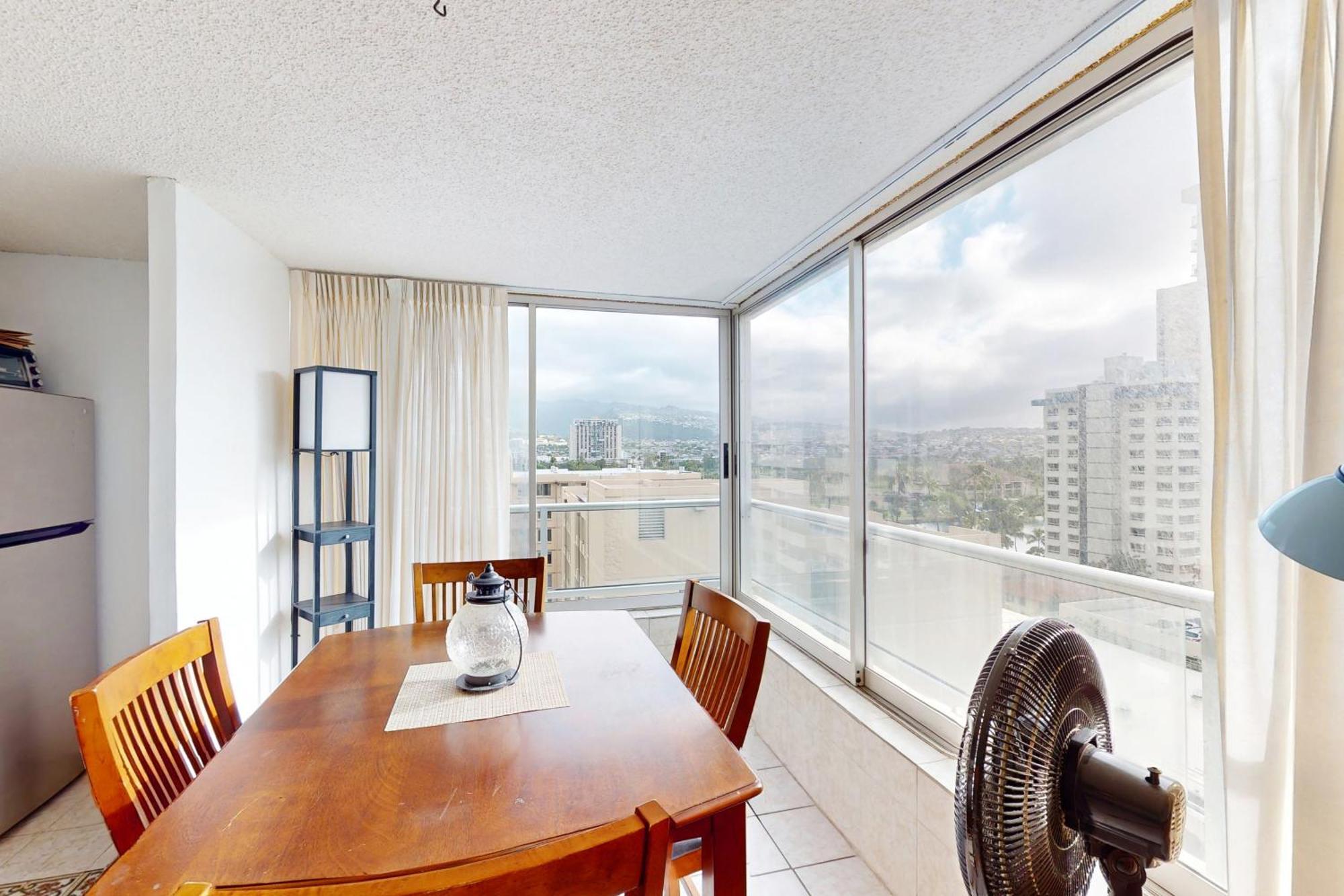 Waikiki Townhouse 1101 - 30 Night Minimum Apartment