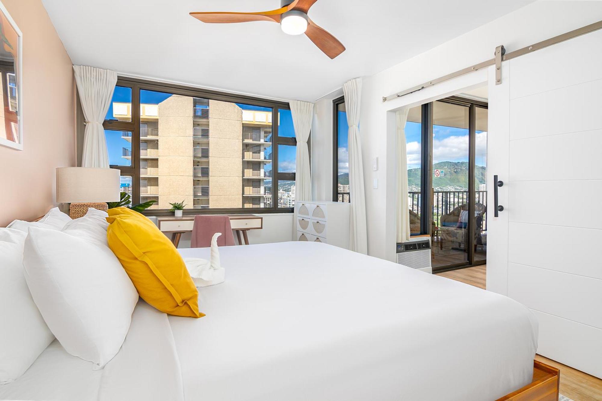 Deluxe 34fl Ocean View, One Block To Waikiki Apartment Honolulu
