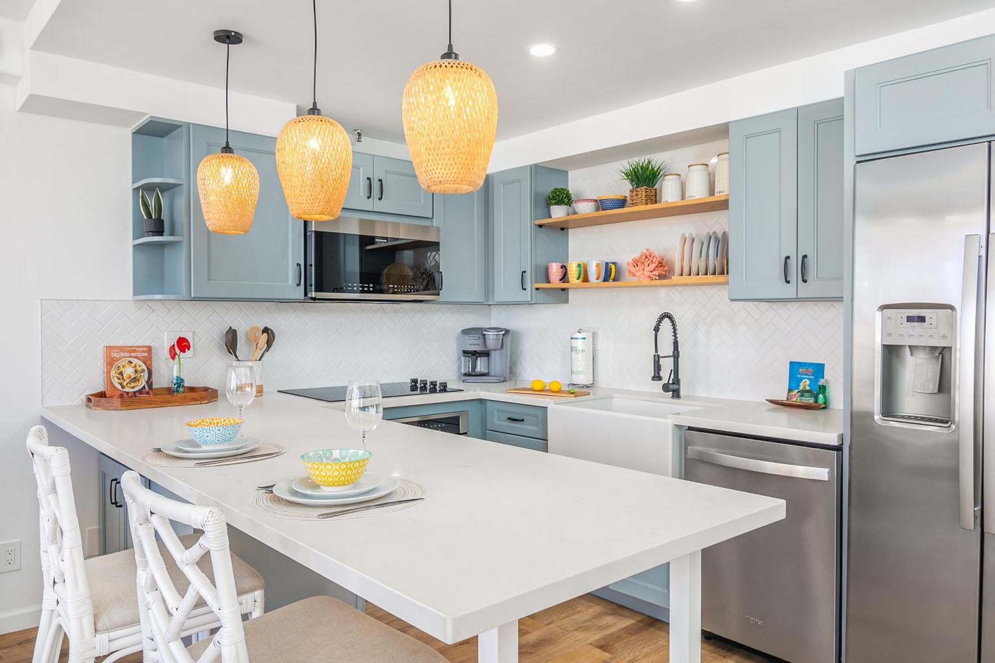 Deluxe 34fl Ocean View, One Block To Waikiki Apartment *