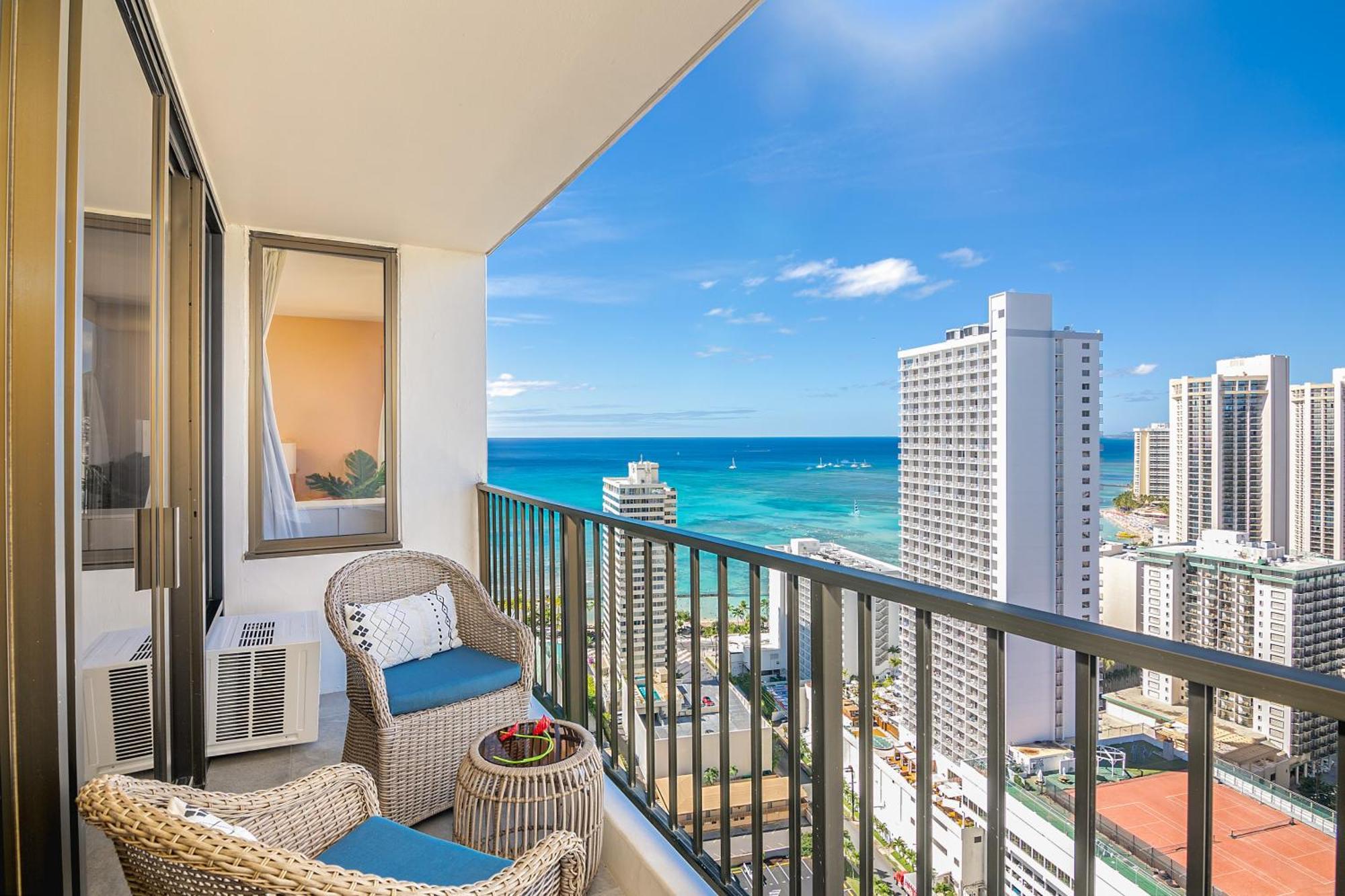 Deluxe 34fl Ocean View, One Block To Waikiki Honolulu