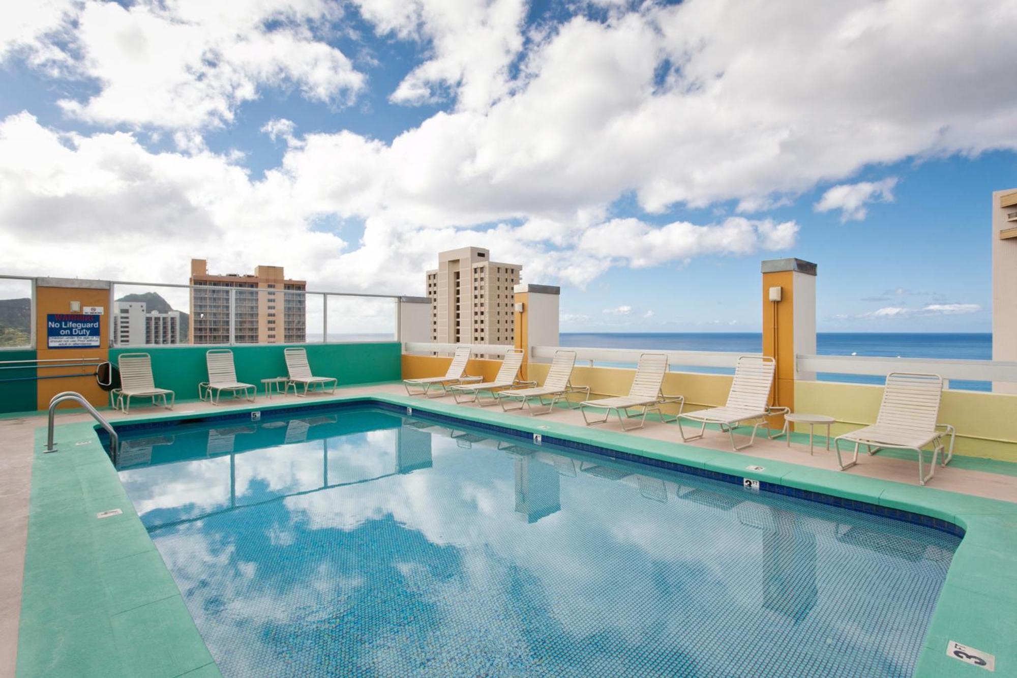 Stylish 1-br With Breathtaking Ocean Views