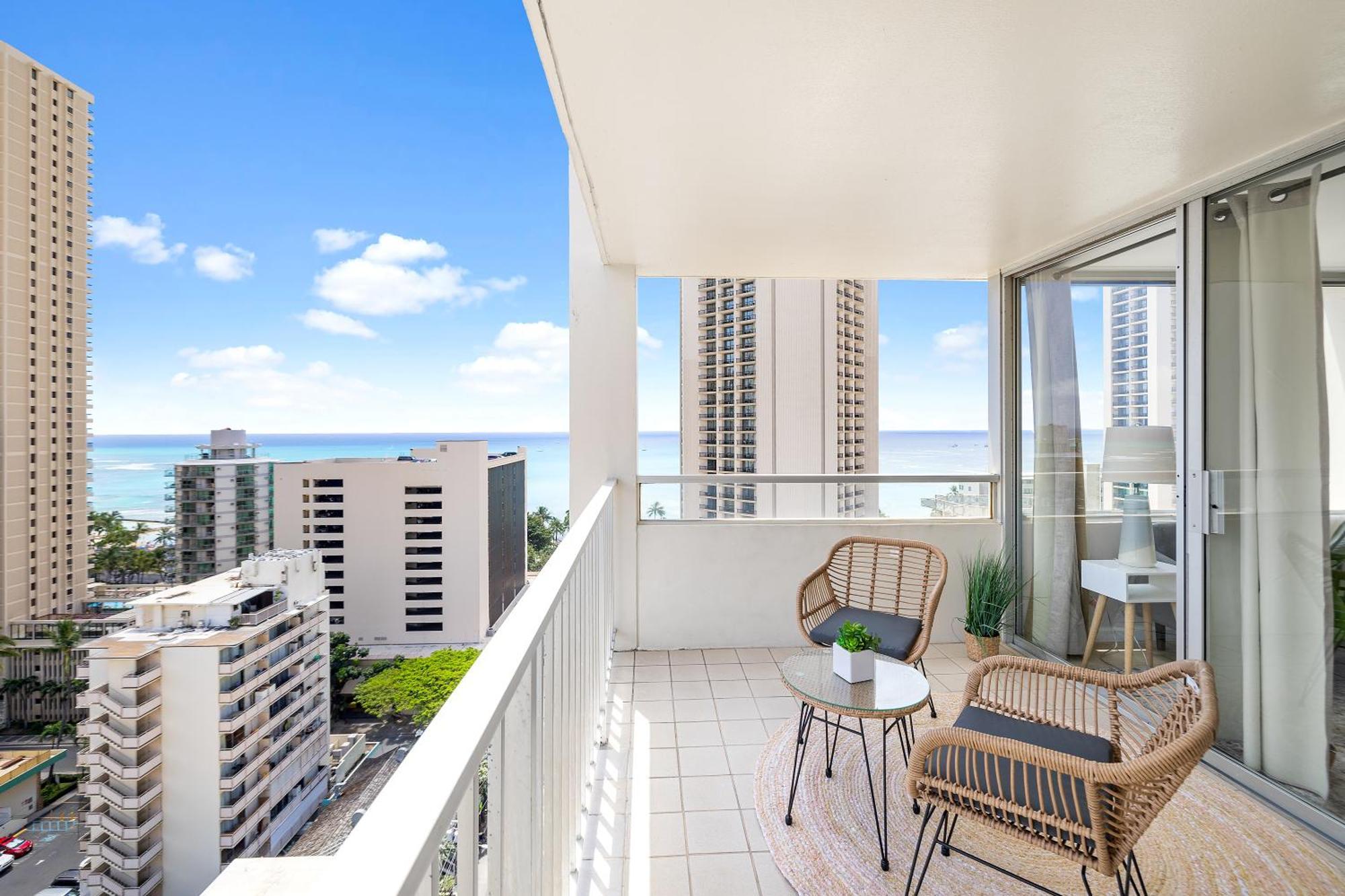 Stylish 1-br With Breathtaking Ocean Views