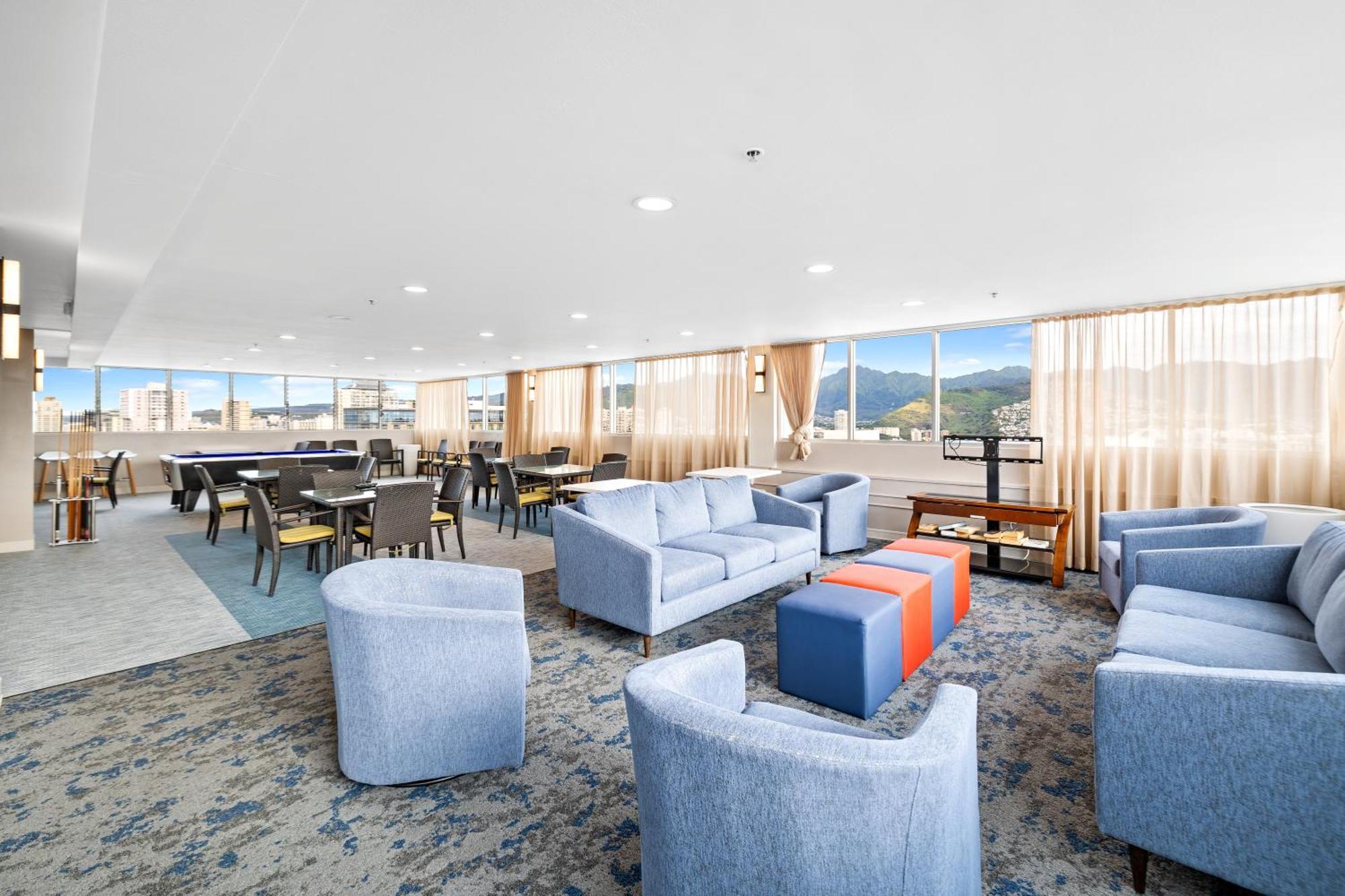 1br With Great Views, 3 Mins To Waikiki Beach! *