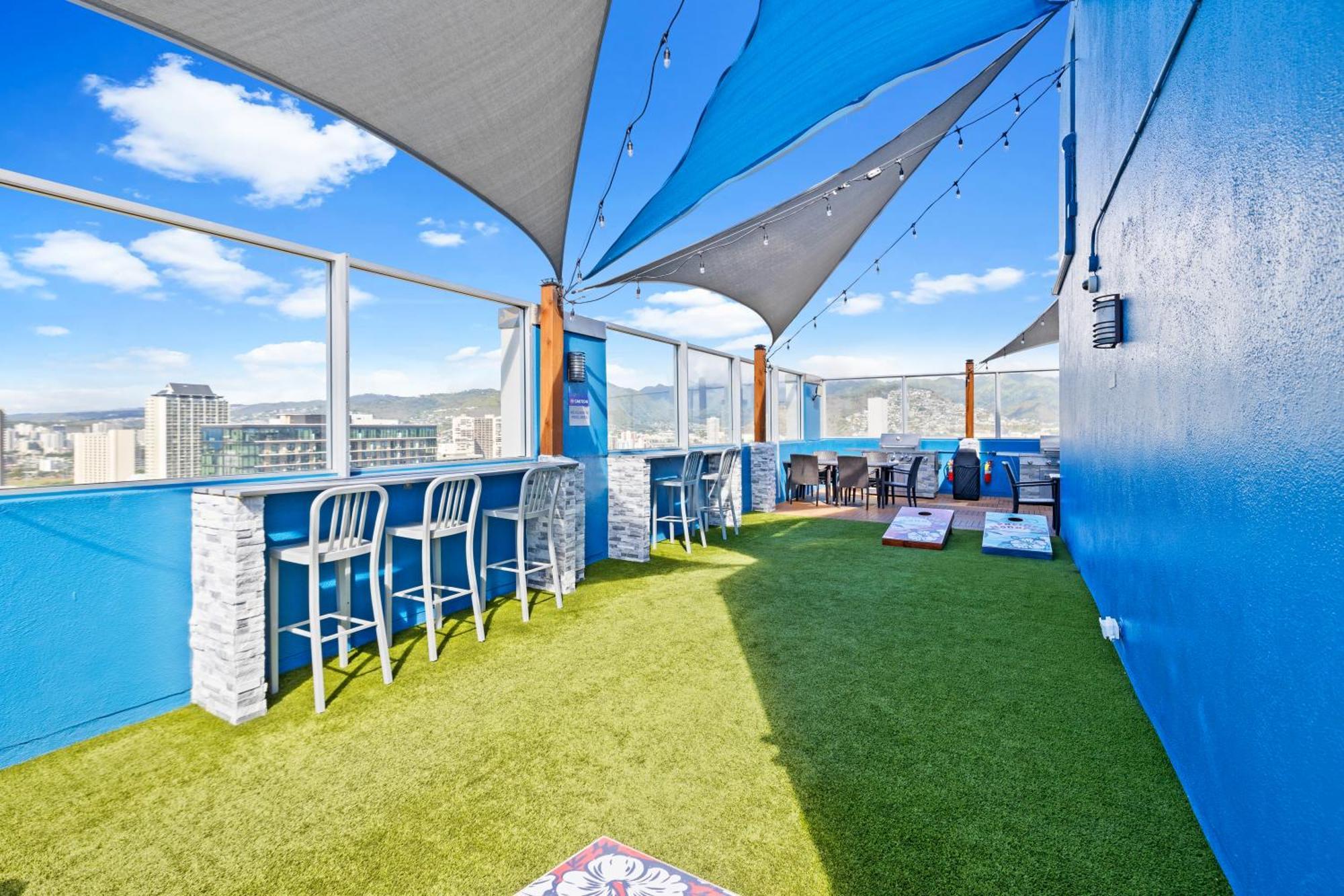 1br With Great Views, 3 Mins To Waikiki Beach! *
