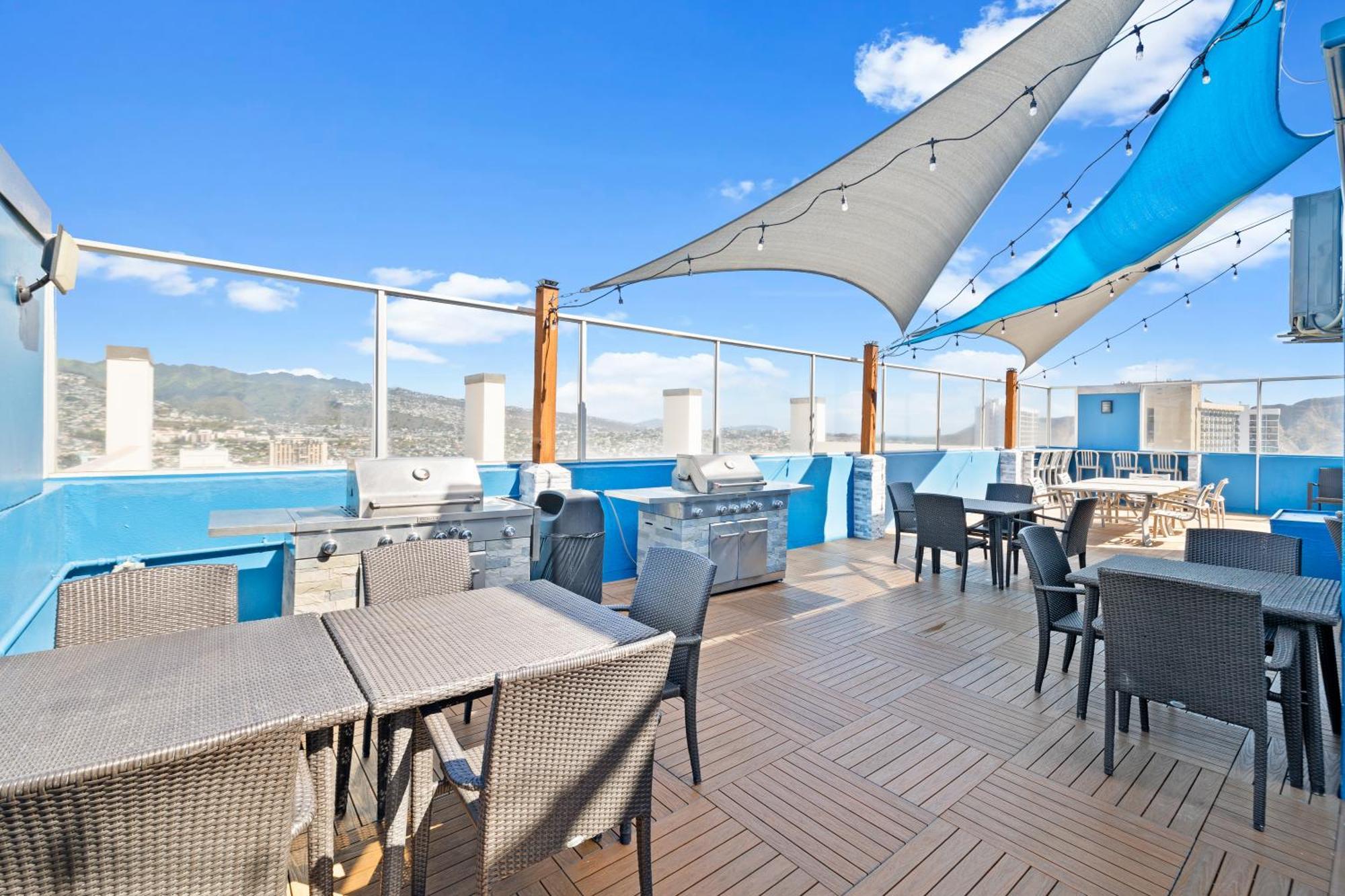 Apartment 1br With Great Views, 3 Mins To Waikiki Beach! *