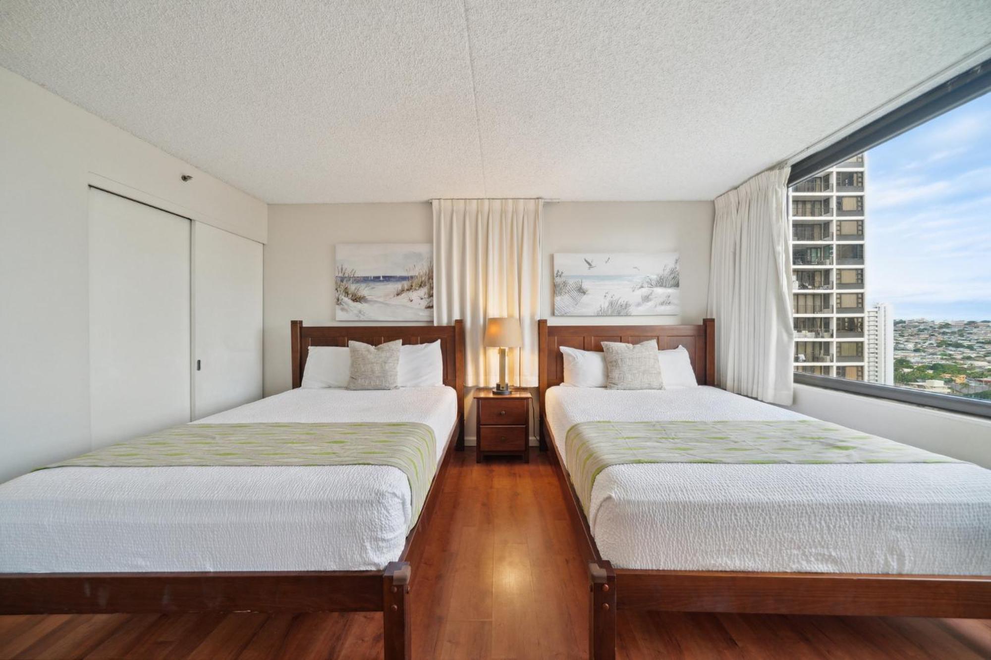 Deluxe 21st Floor Corner With Diamond Head Views *
