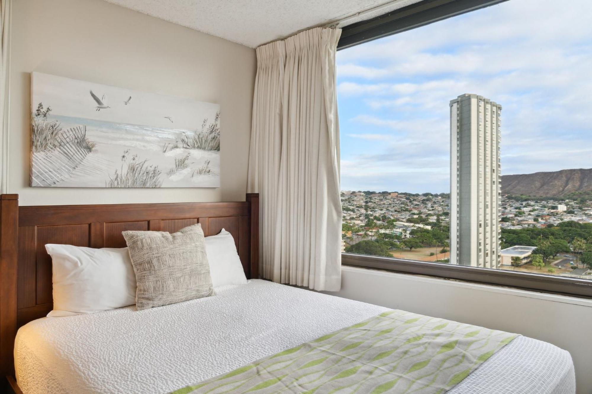 Deluxe 21st Floor Corner With Diamond Head Views