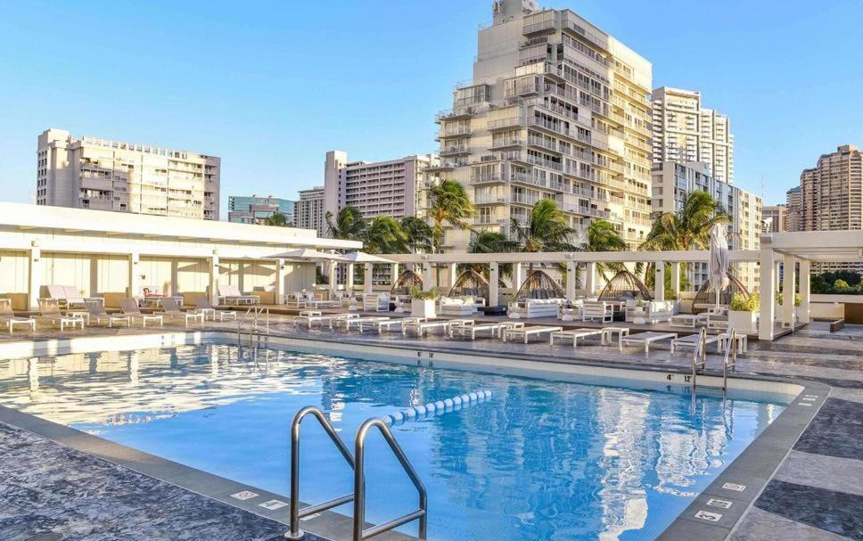 Ala Moana _ Ocean View With Balcony