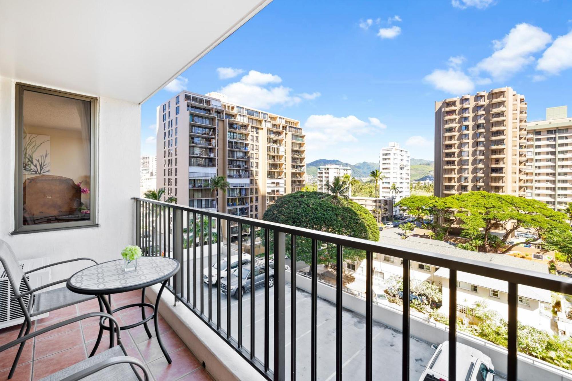 Cozy Waikiki Getaway, Stroll To With Free Parking Honolulu
