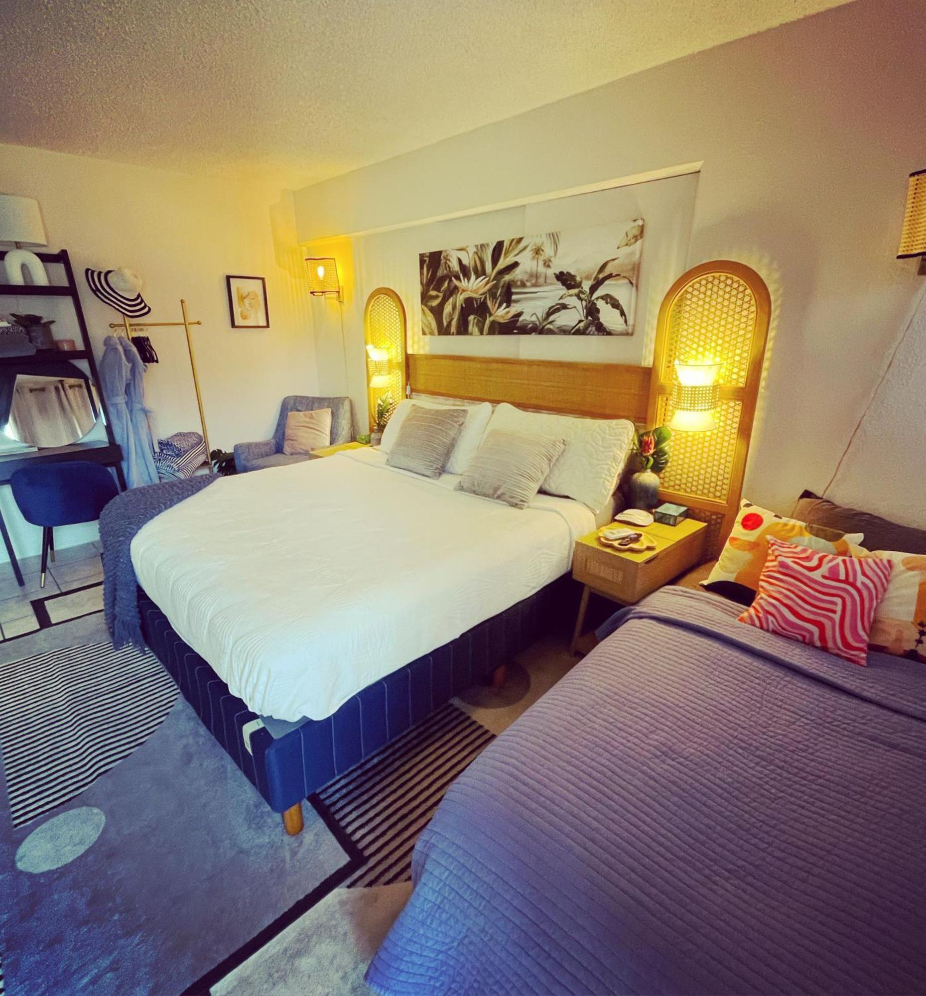 Seashore Waikiki 1 Block From A No Fees Apartment Honolulu