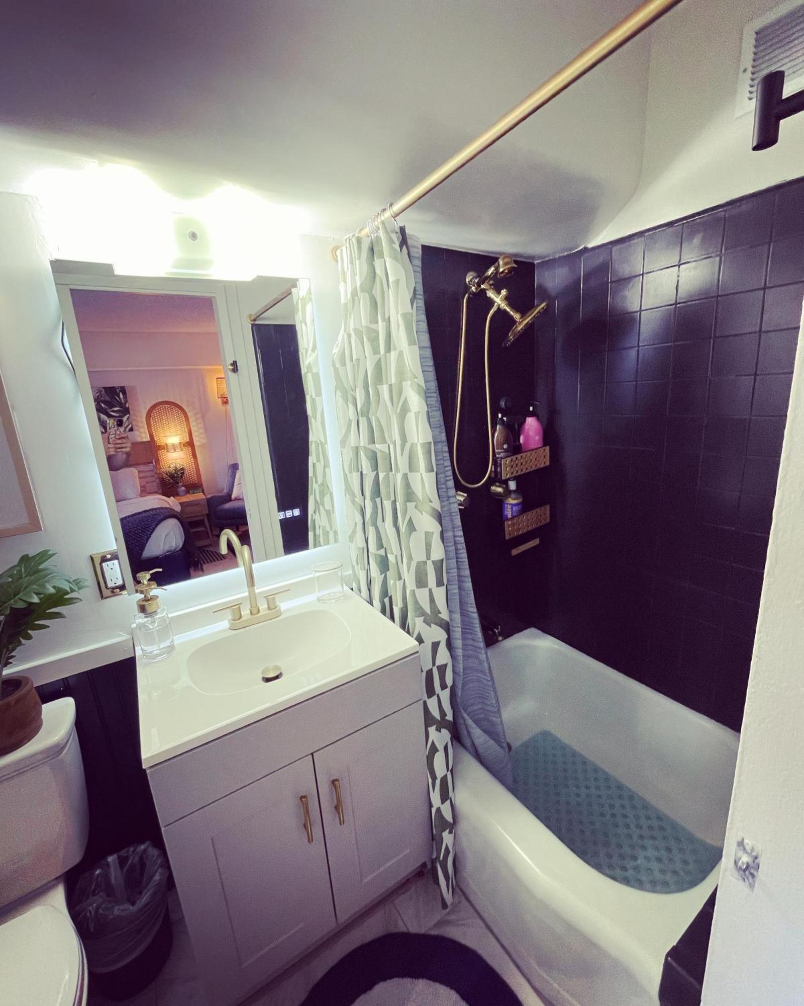 Apartment Seashore Waikiki 1 Block From A No Fees
