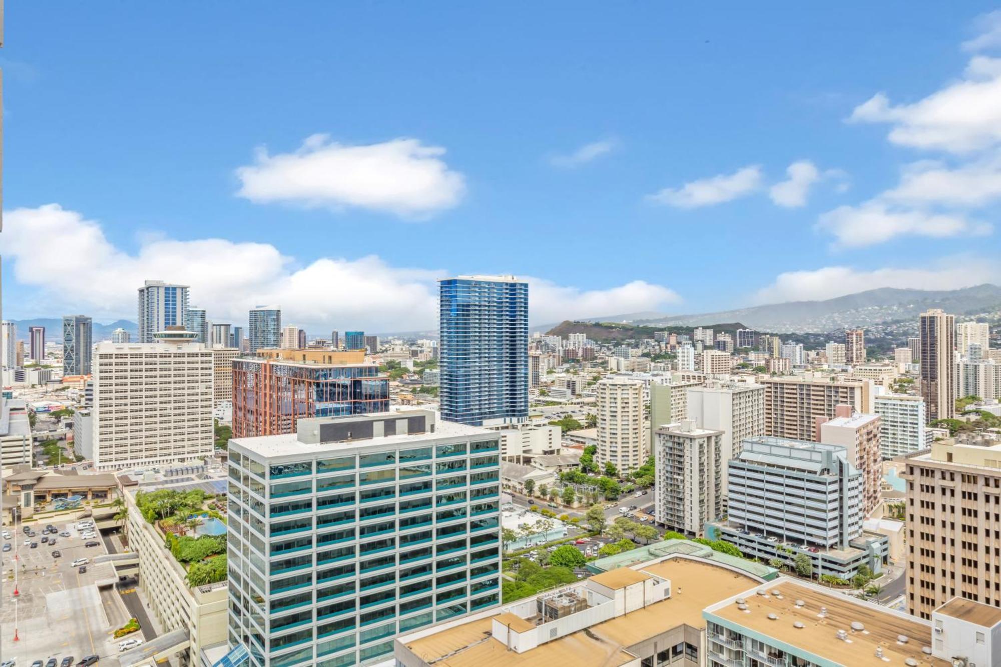 Castle At Ala Moana