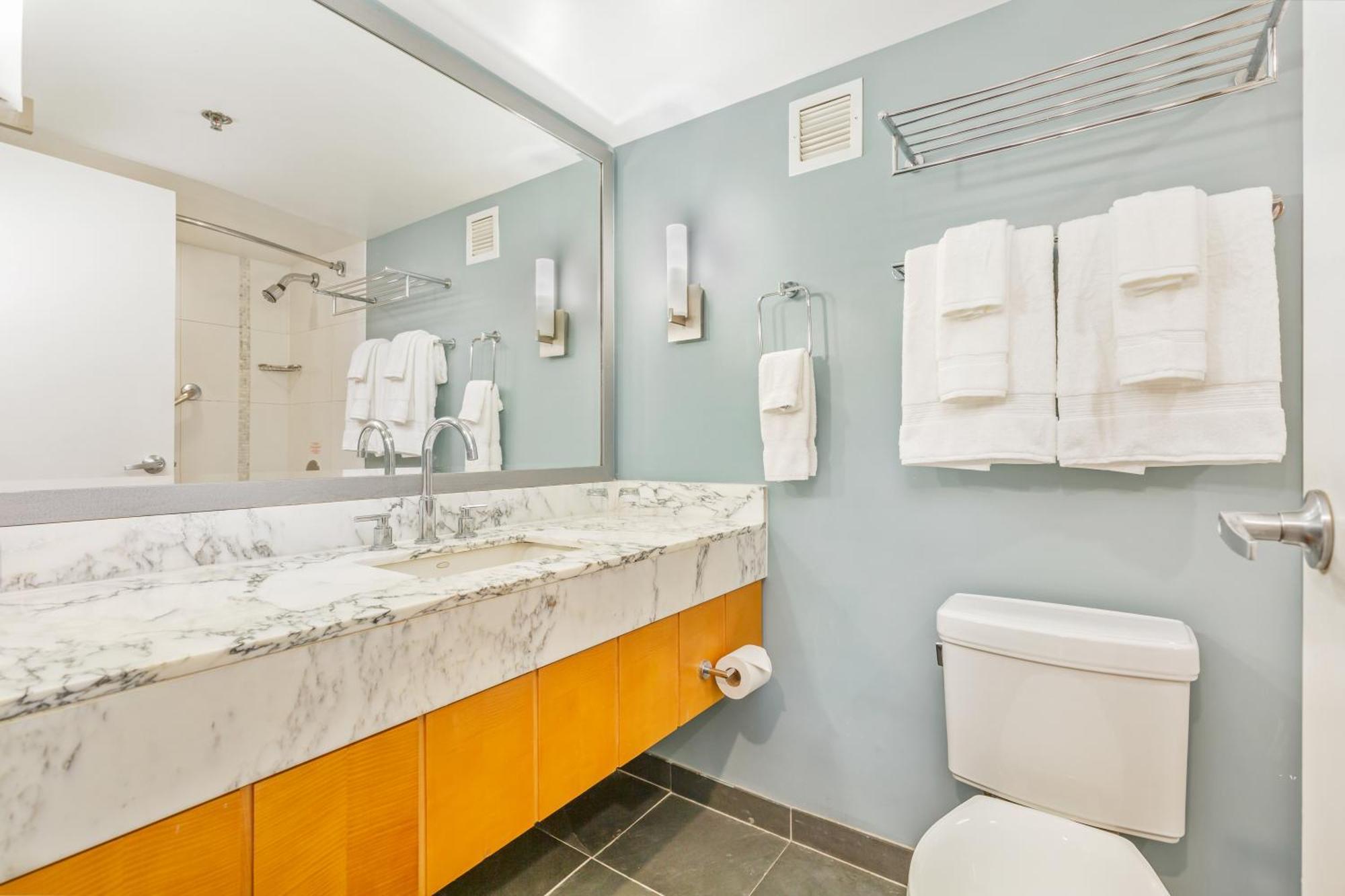 Hotel Castle At Ala Moana 3*
