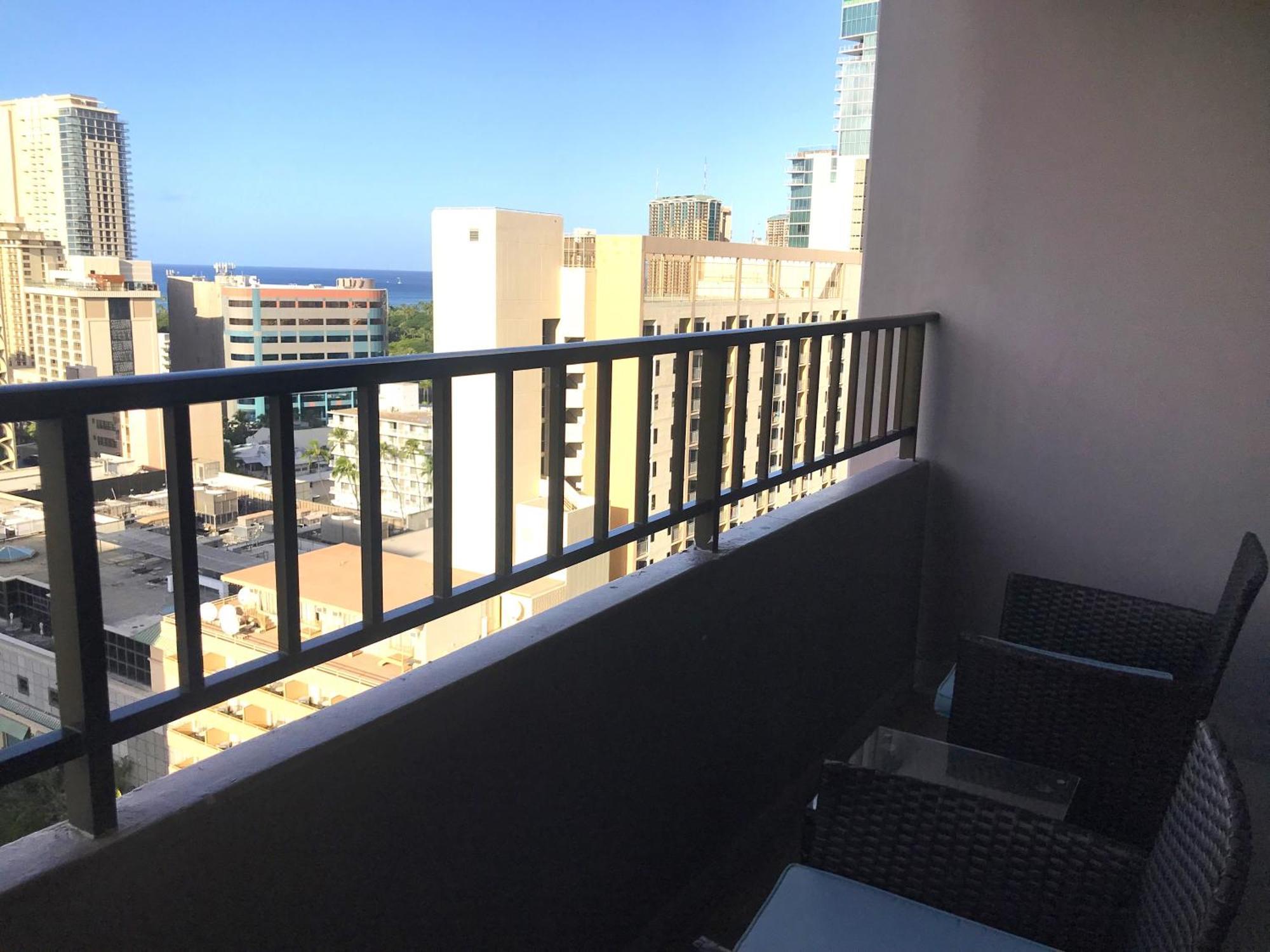 Royal Kuhio 1812 - 1br With Partial Ocean View In The Heart Of Waikiki With Free Parking! Holiday home *