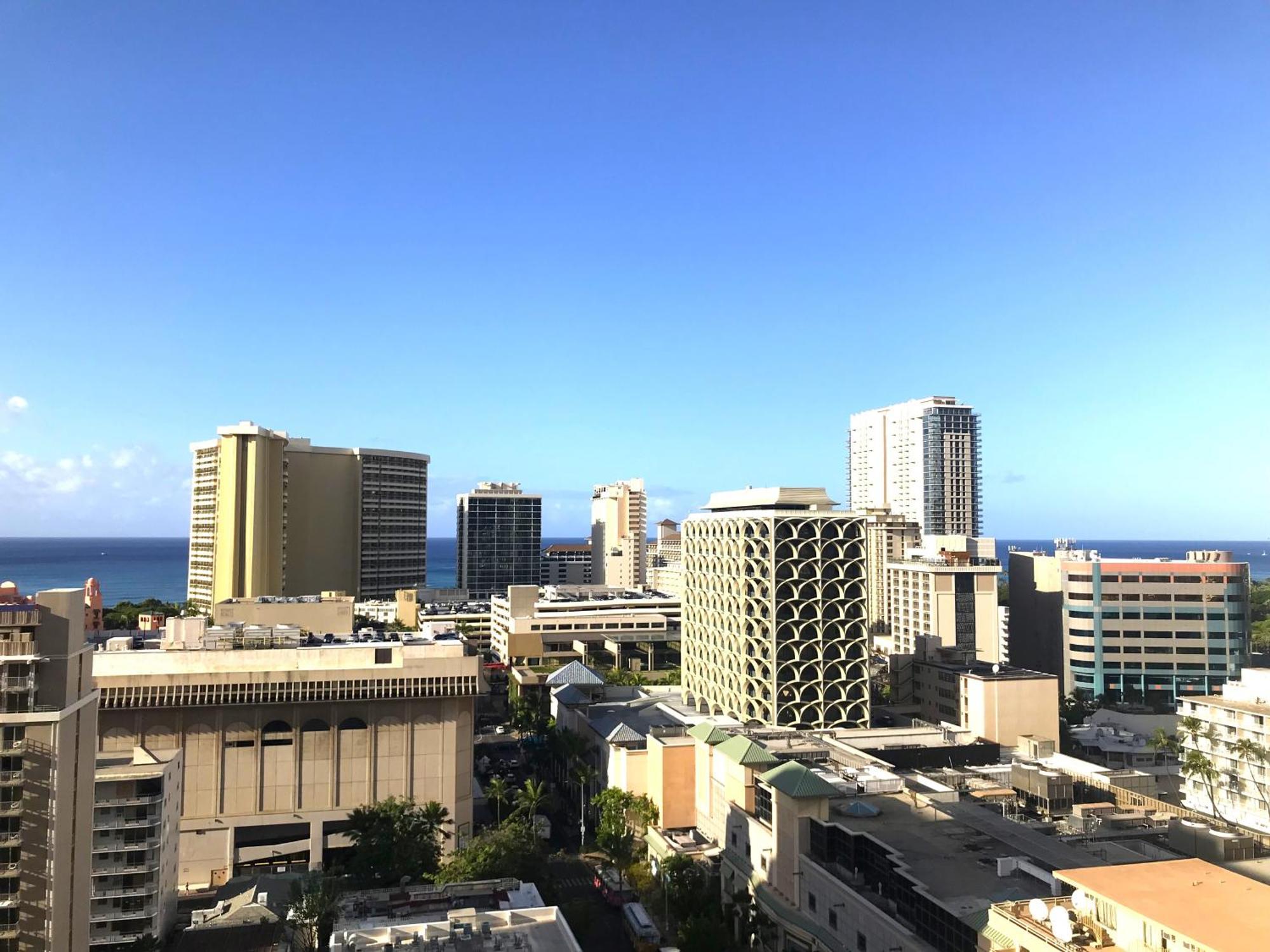 Royal Kuhio 1812 - 1br With Partial Ocean View In The Heart Of Waikiki With Free Parking! Honolulu