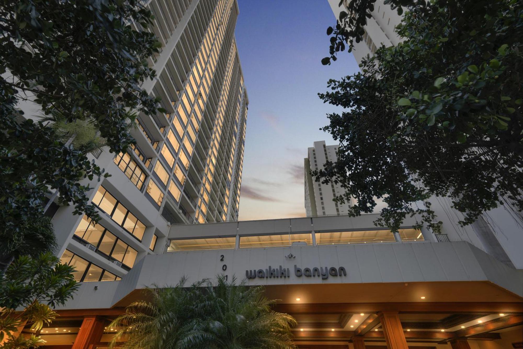 Apartment Standard Waikiki Banyan With Mountain View