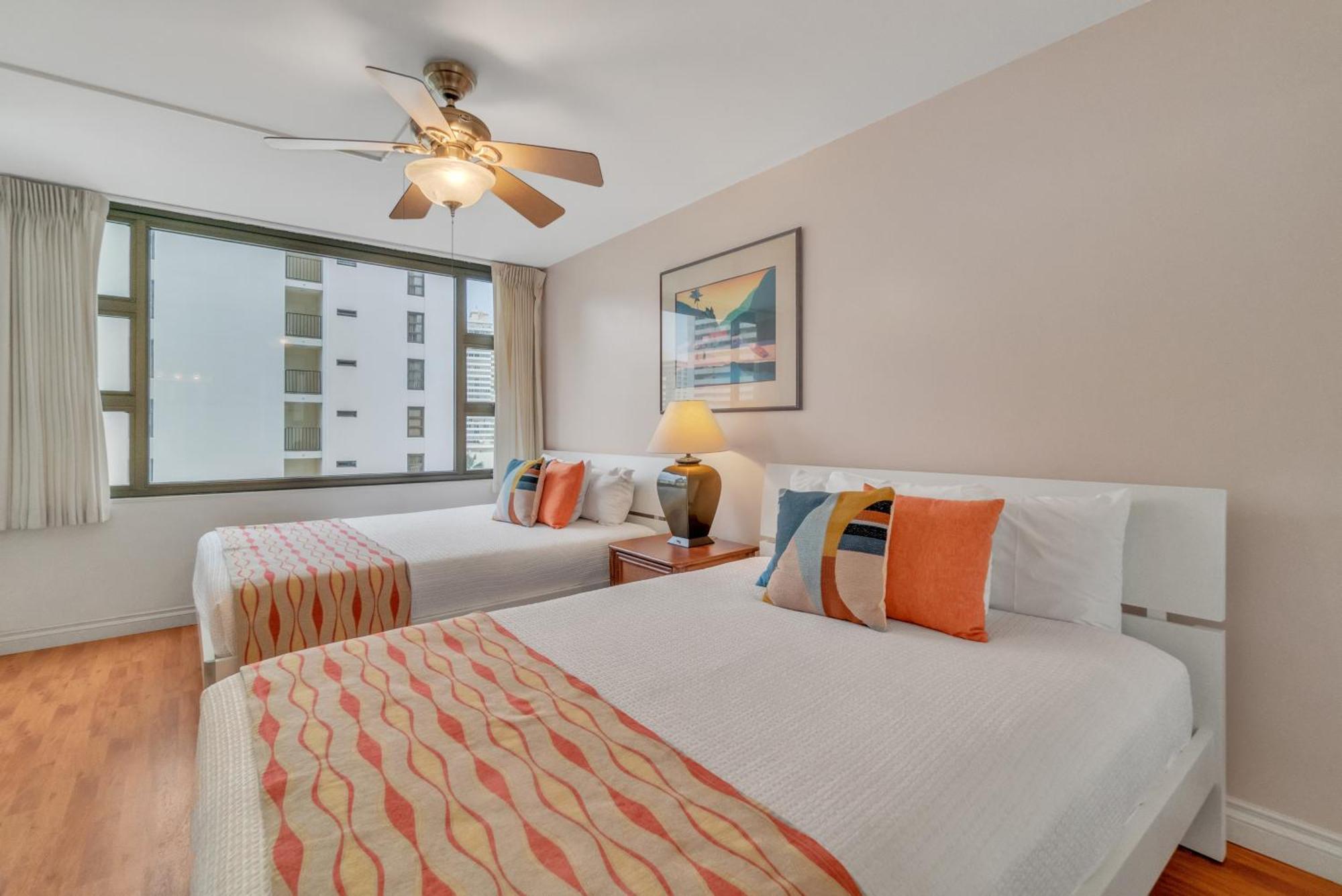 Standard Waikiki Banyan With Mountain View *