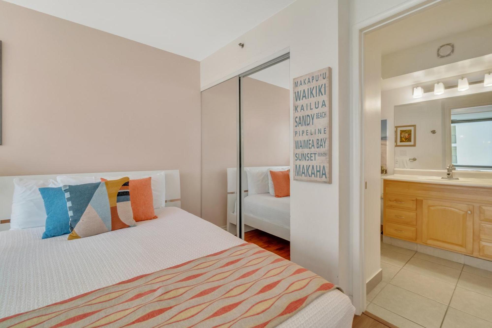 Standard Waikiki Banyan With Mountain View Apartment