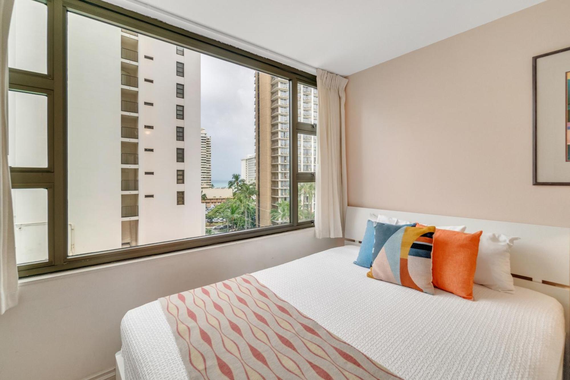Apartment Standard Waikiki Banyan With Mountain View Honolulu