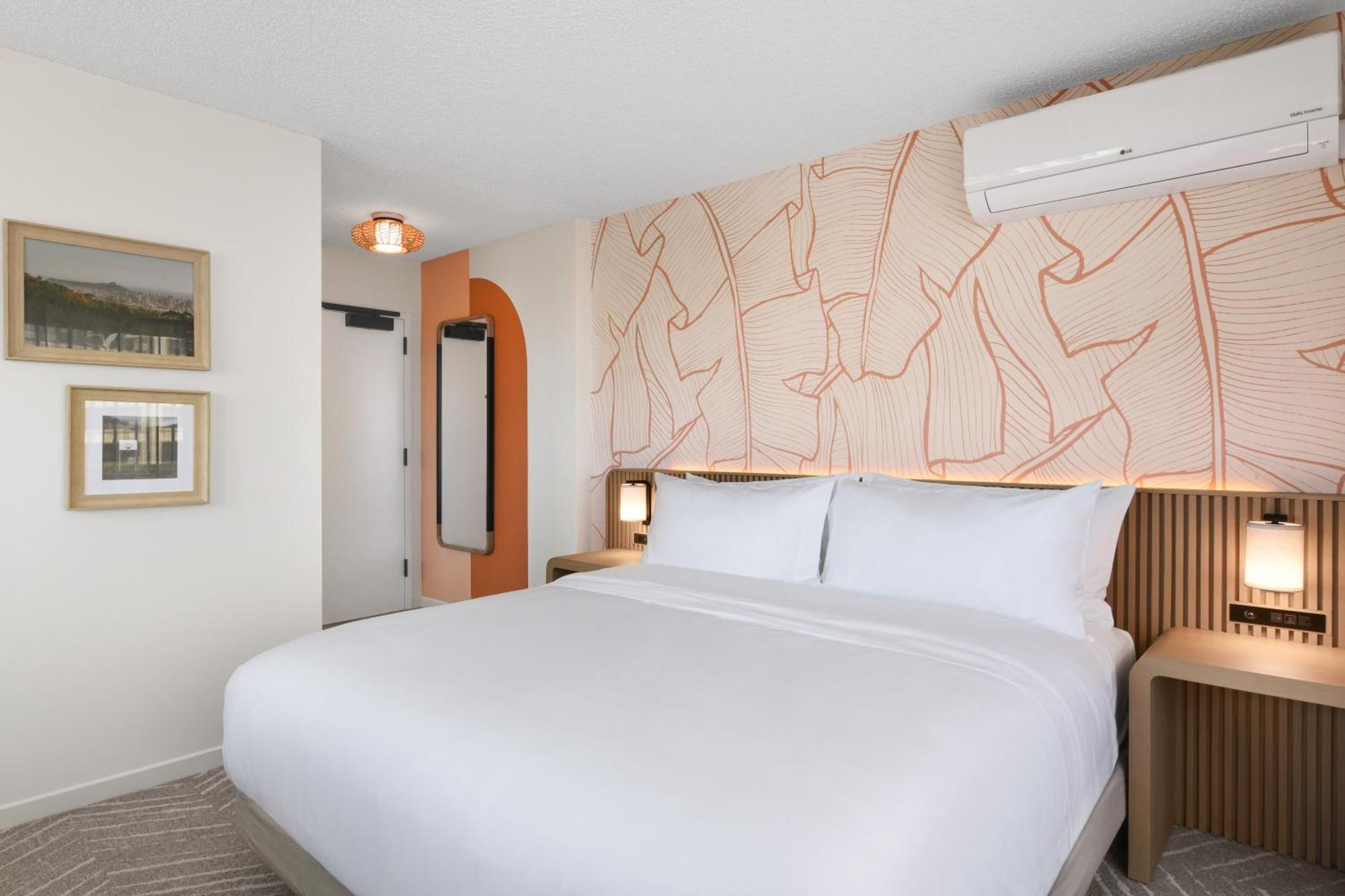 Romer Waikiki At The Ambassador Hotel 4*