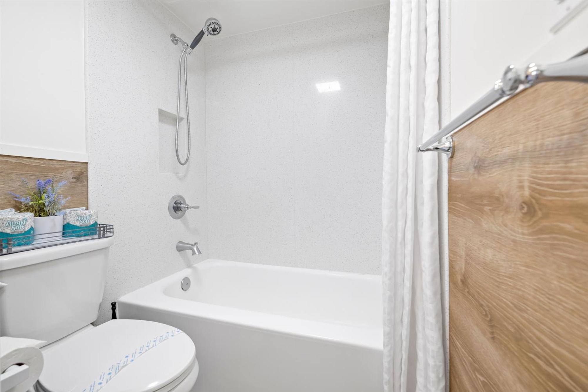 Ocean View Suite, Near Beach & Free Parking! Honolulu