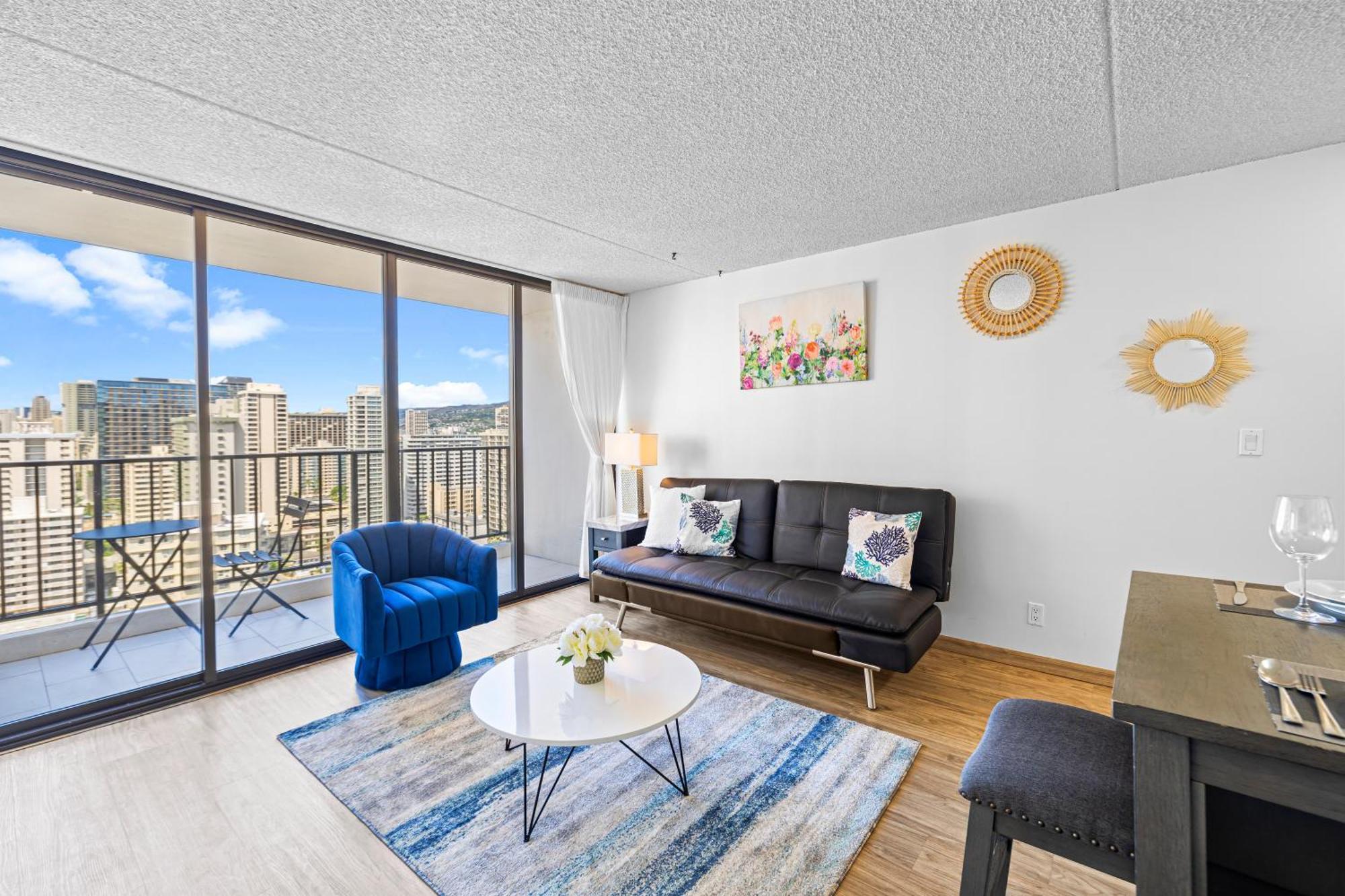 Ocean View Suite, Near Beach & Free Parking!
