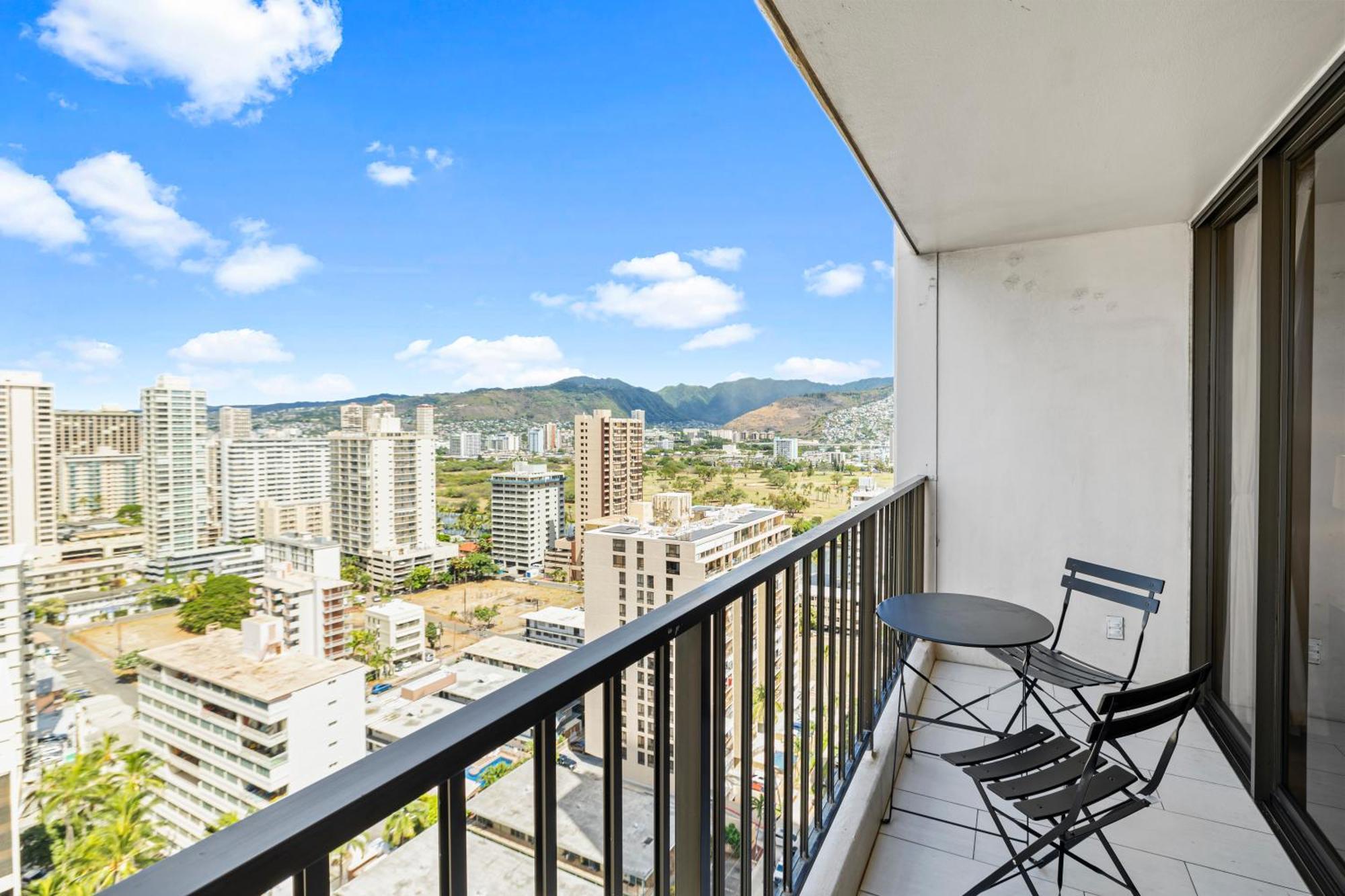 Ocean View Suite, Near Beach & Free Parking! * Honolulu