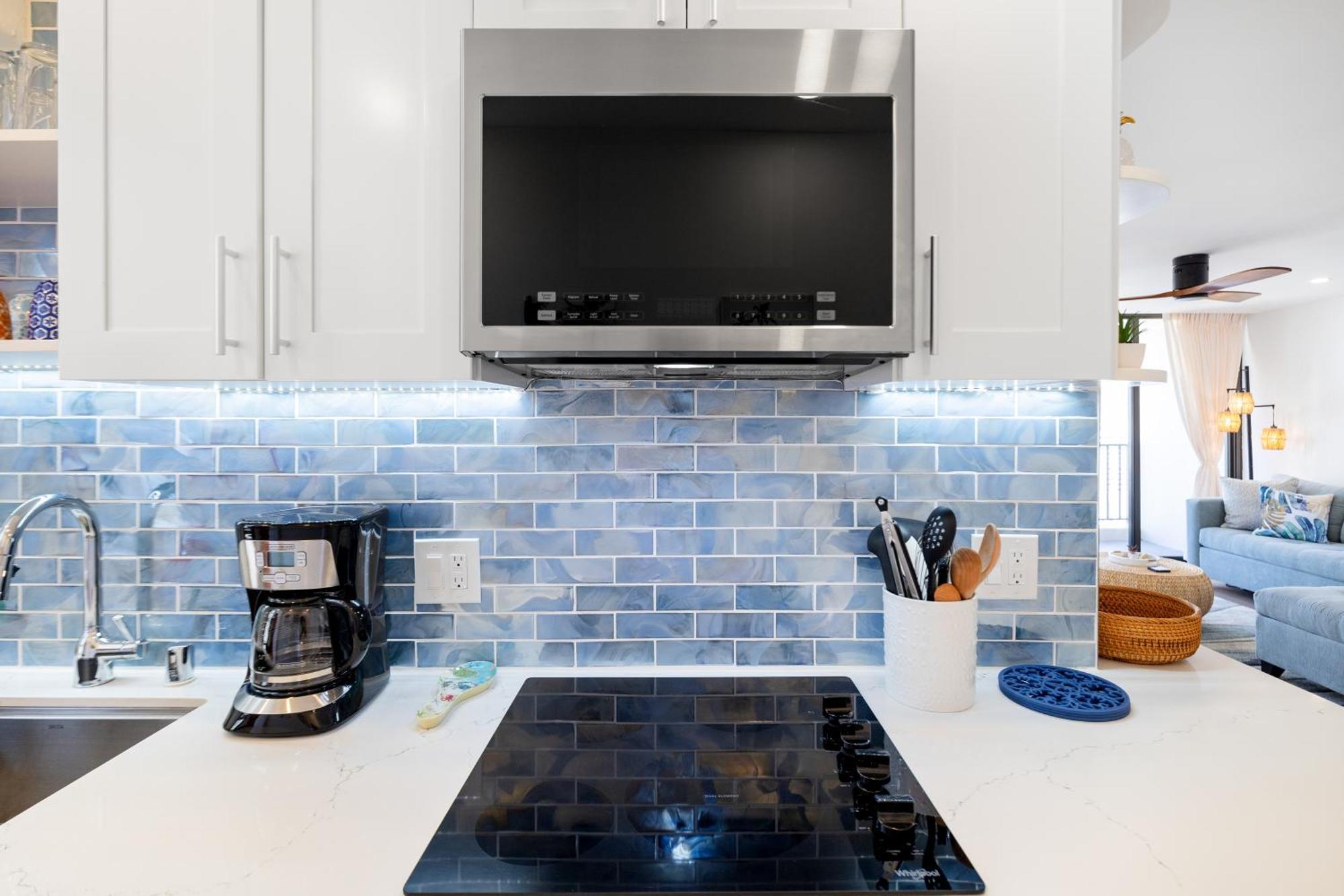 Apartment Beautiful Ocean View Condo, Near With Free Parking