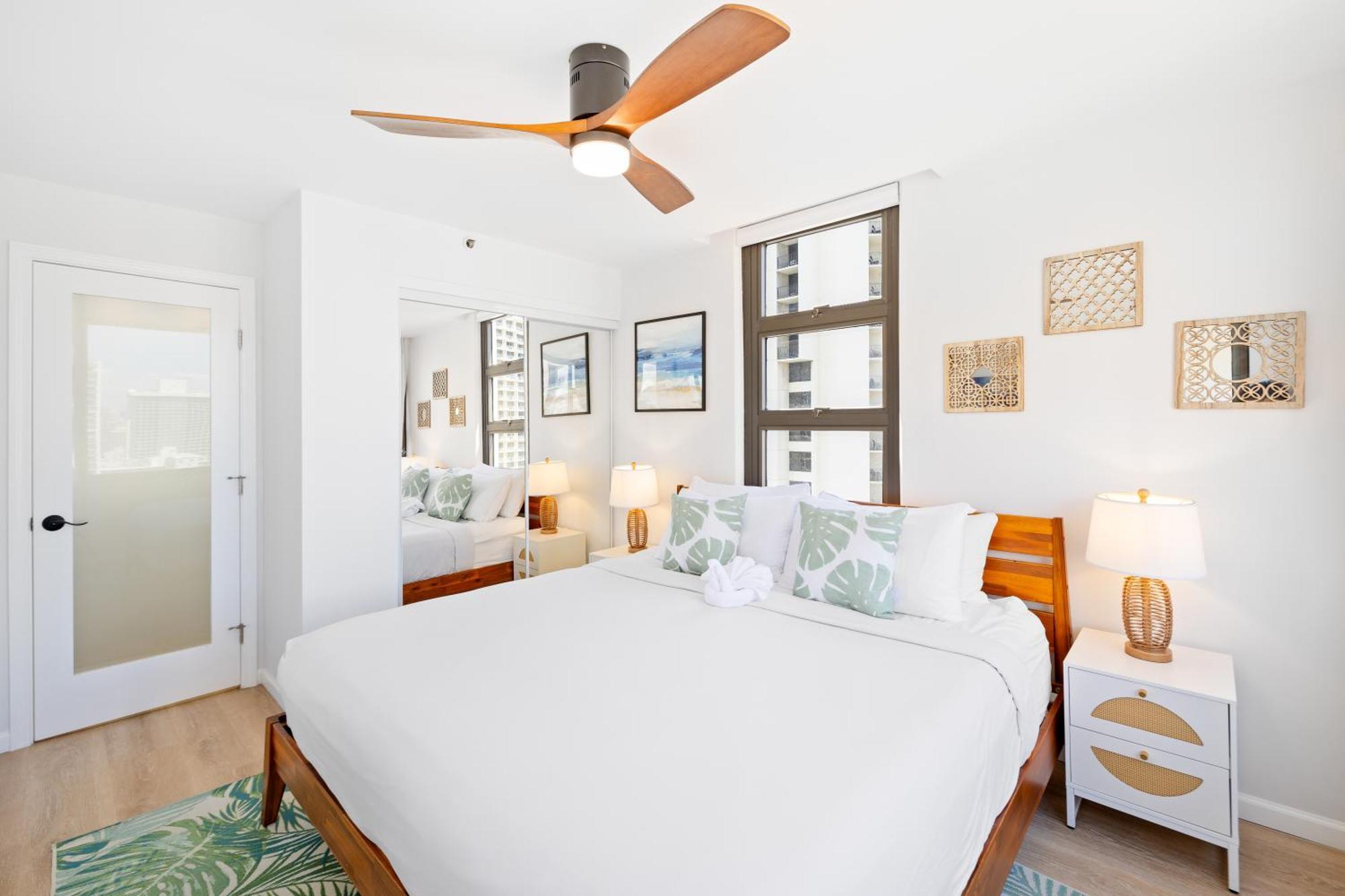 Beautiful Ocean View Condo, Near With Free Parking