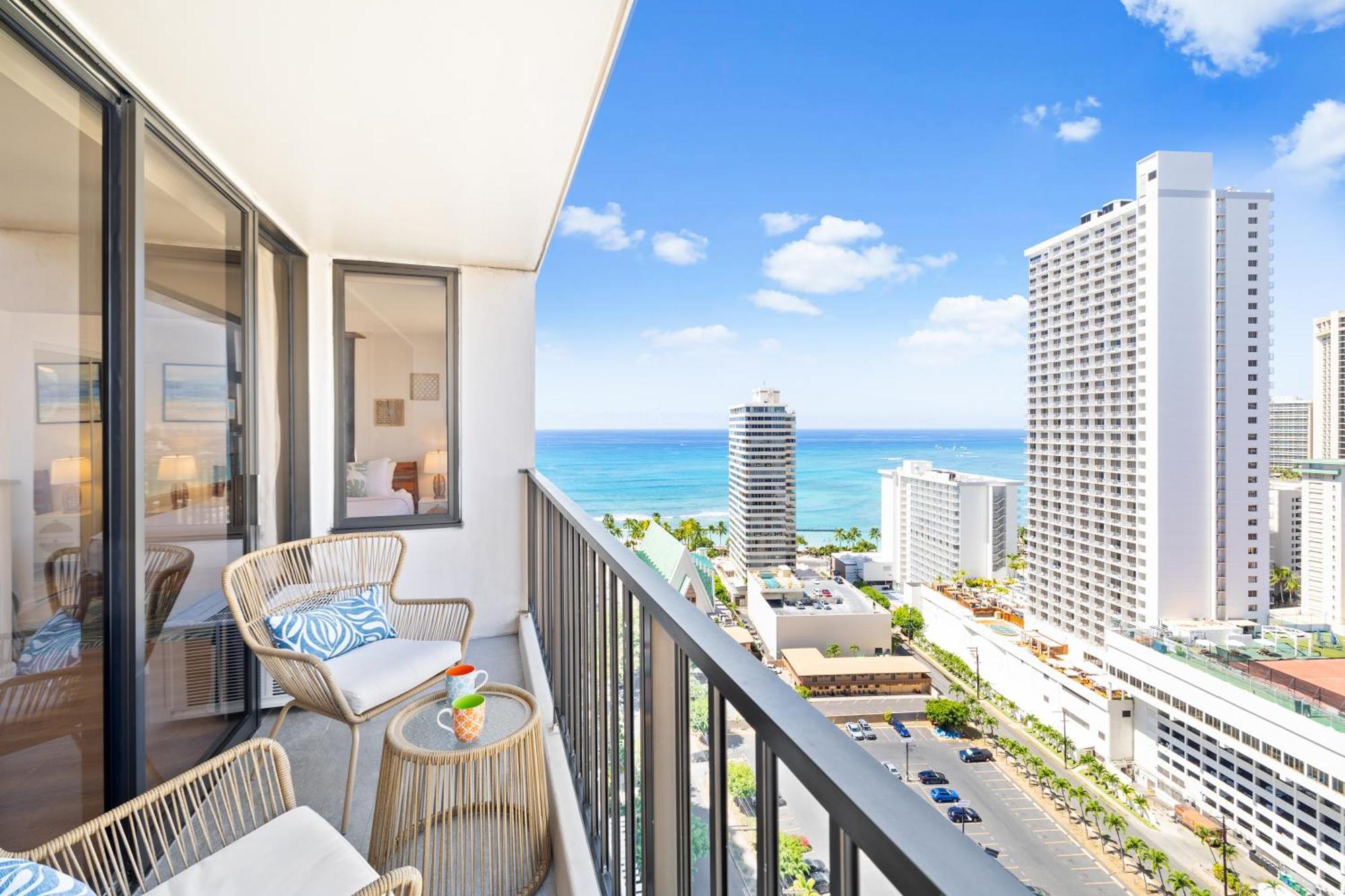 Apartment Beautiful Ocean View Condo, Near With Free Parking *