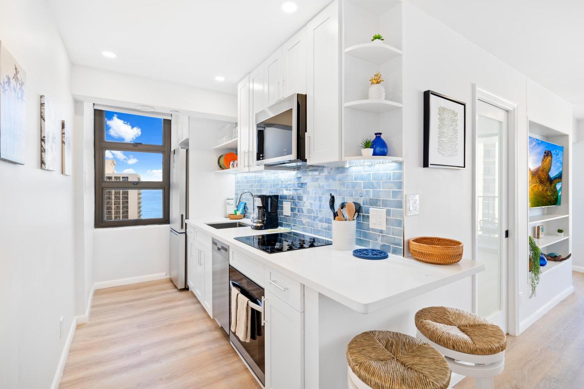 Beautiful Ocean View Condo, Near With Free Parking Apartment *