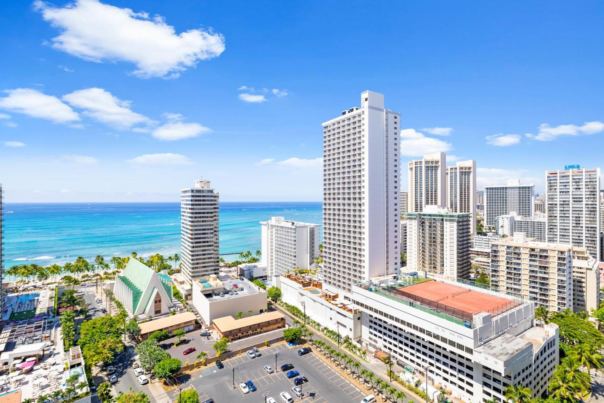 Beautiful Ocean View Condo, Near With Free Parking * Honolulu