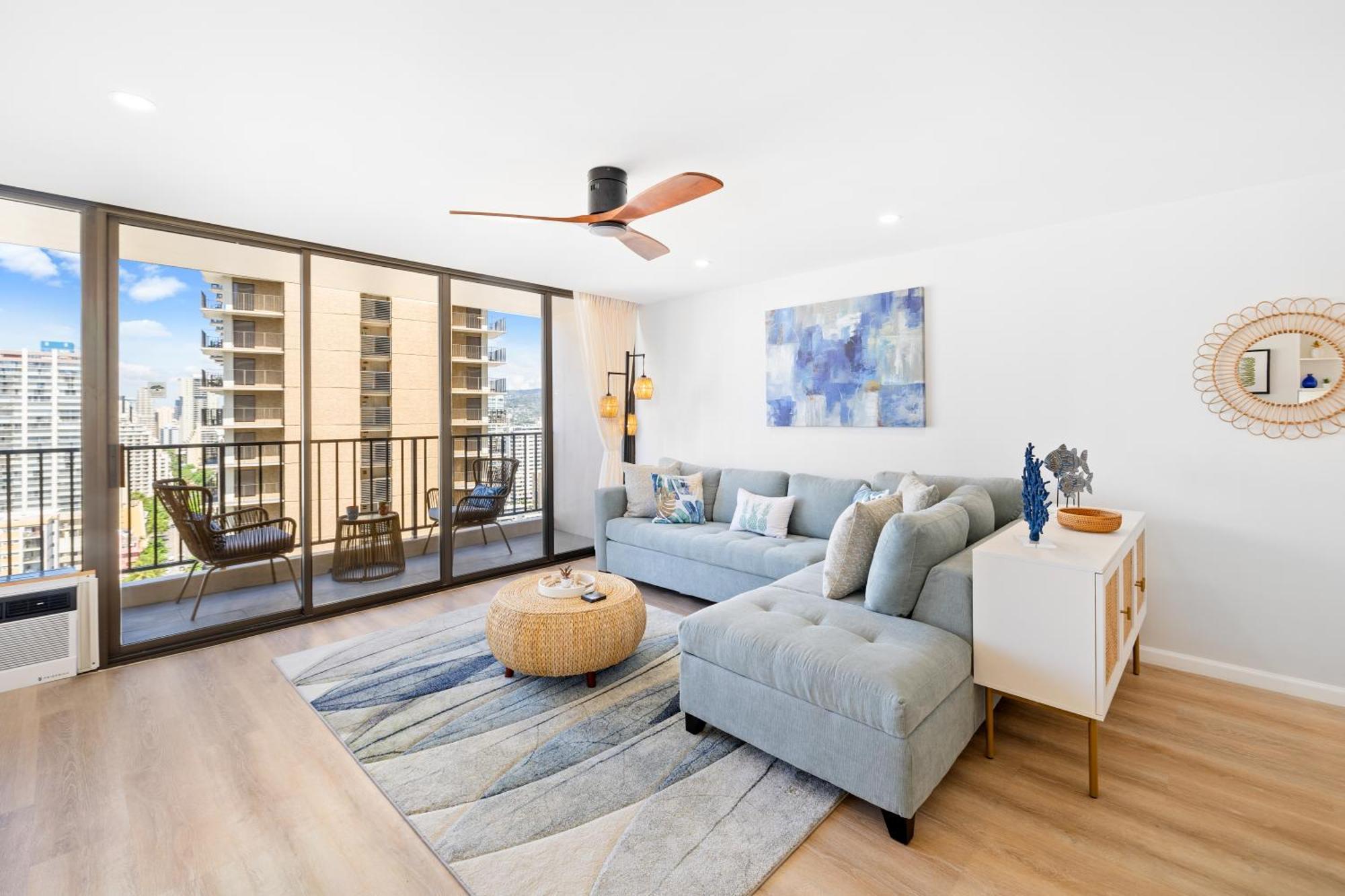 Beautiful Ocean View Condo, Near With Free Parking