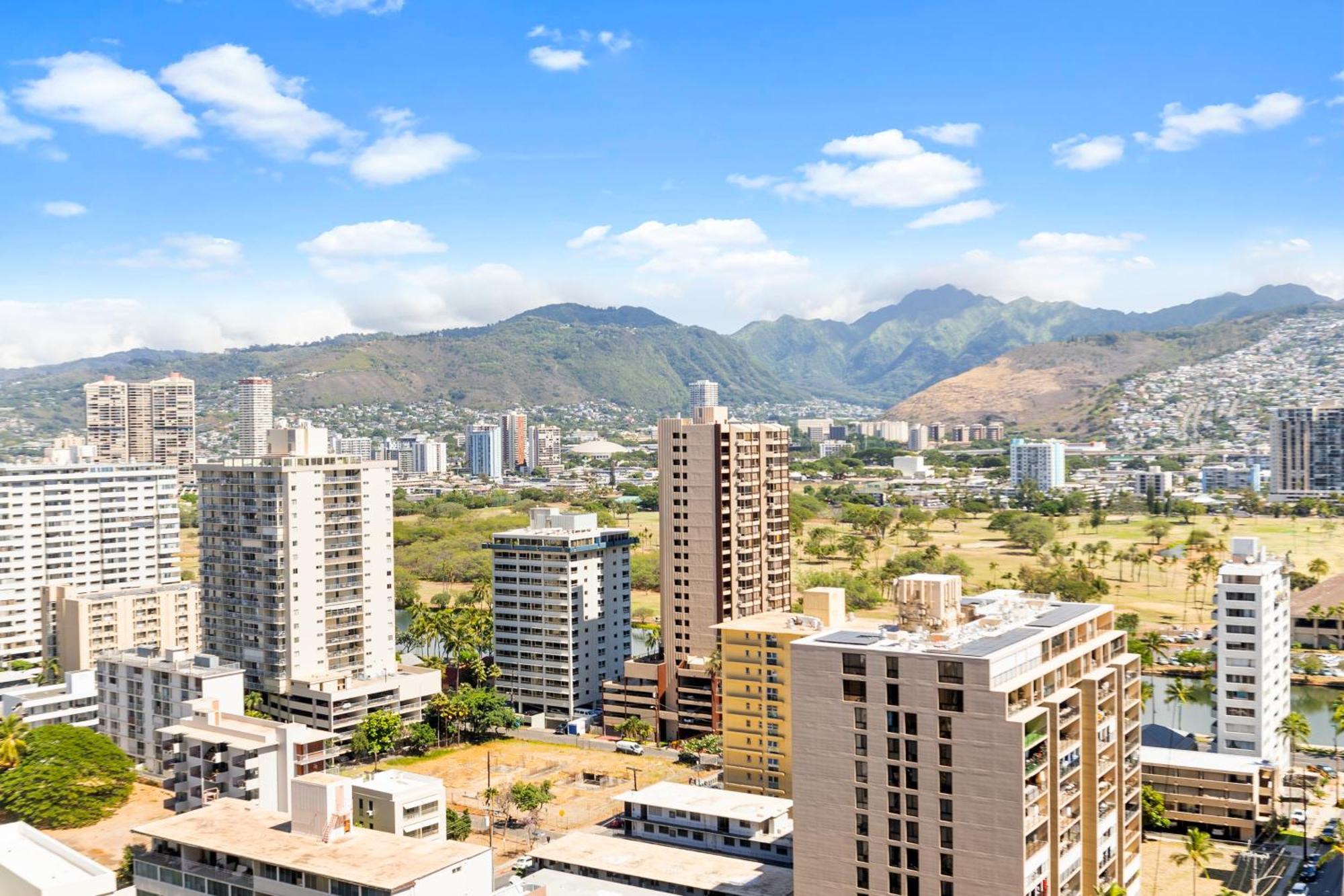 Beautiful Ocean View Condo, Near With Free Parking Apartment