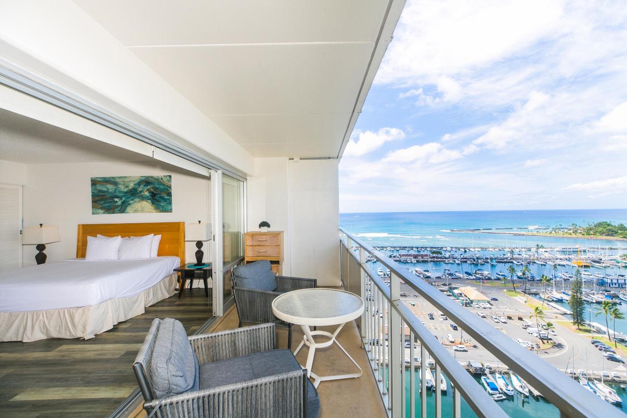 Apartment Ilikai Tower 1837 Yacht Harbor View 1br